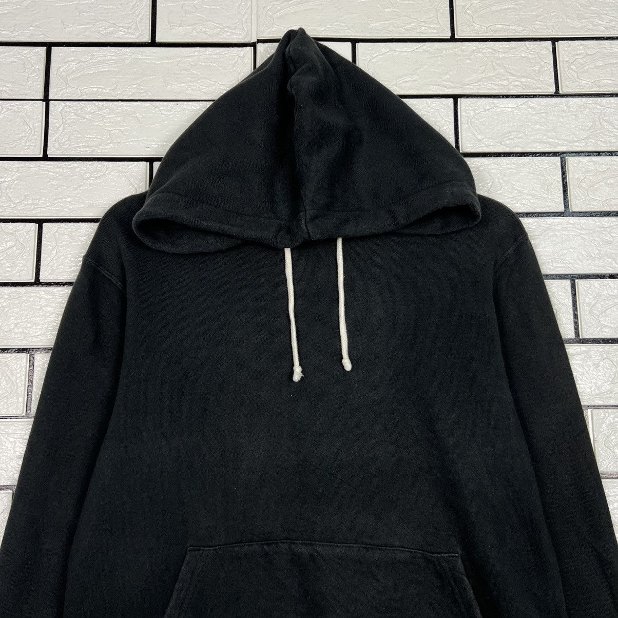 Champion CHAMPION Black Plain Pullover Hoodie Sweatshirt #4085-C186 Size US M / EU 48-50 / 2 - 2 Thumbnail