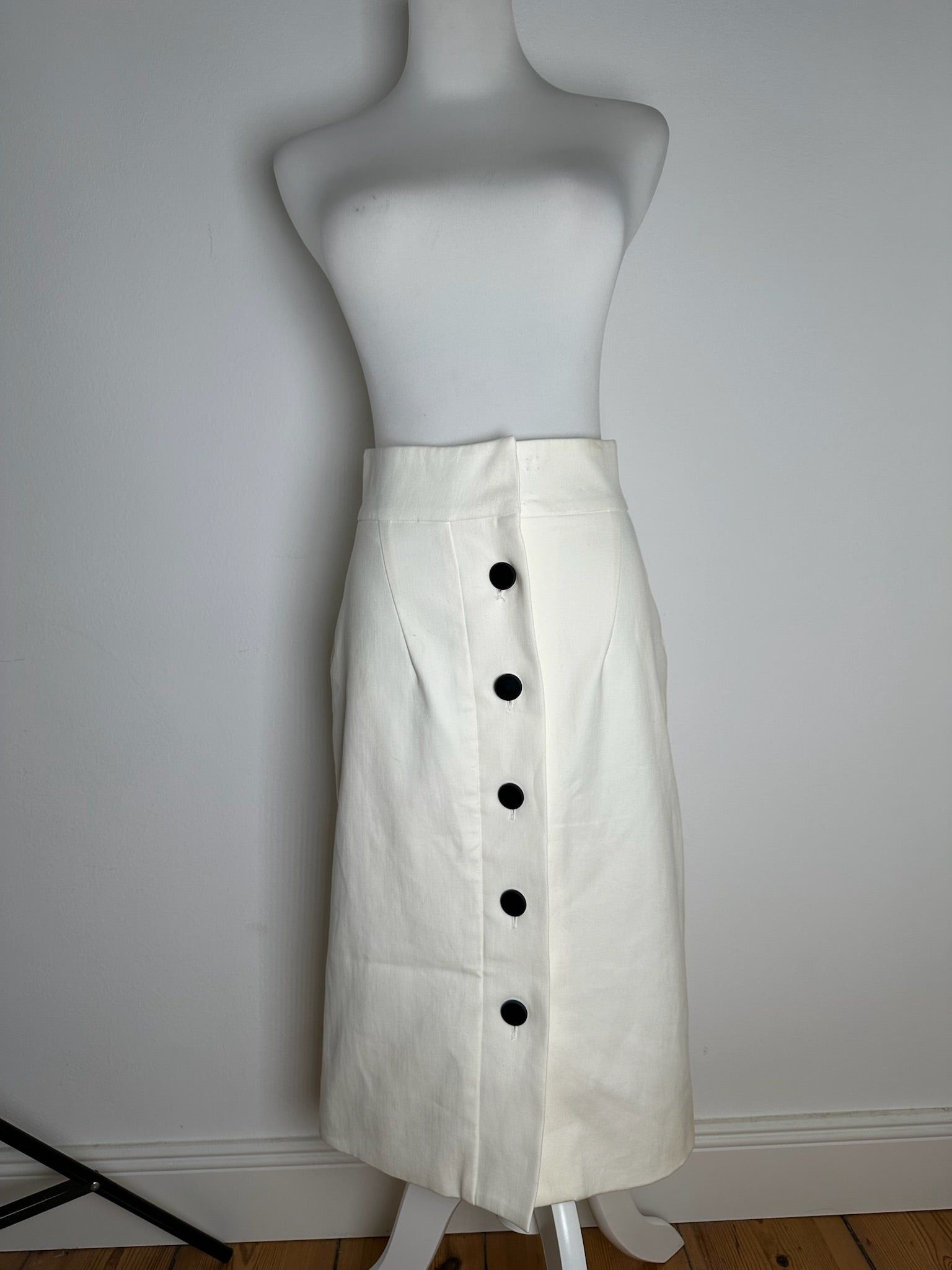 Gucci Vintage Long Canvas Skirt white Size 30" / US 8 / IT 44 - 1 Thumbnail