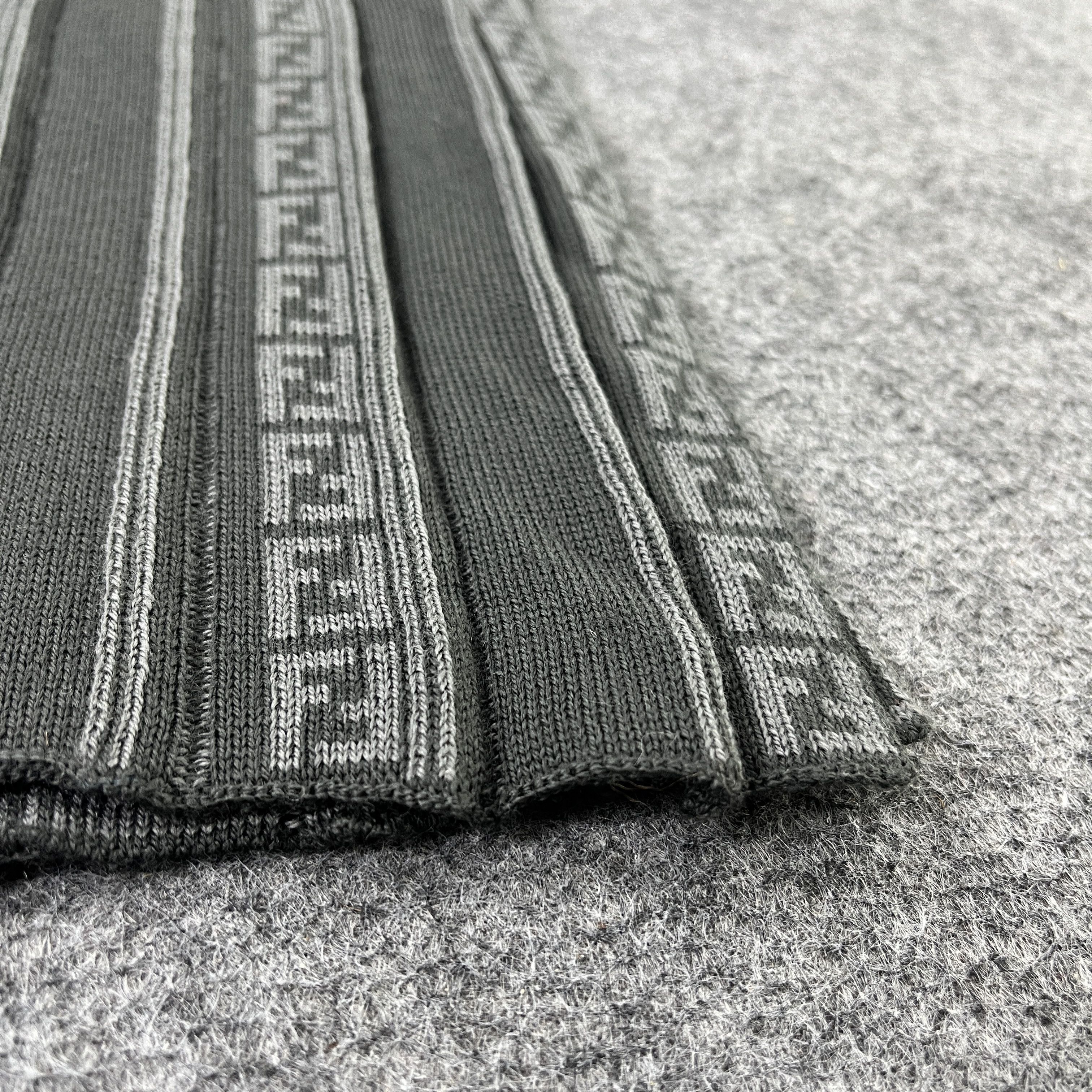 Fendi Fendi Scarf / Muffler / Neckwear T1260 Size ONE SIZE - 12 Thumbnail