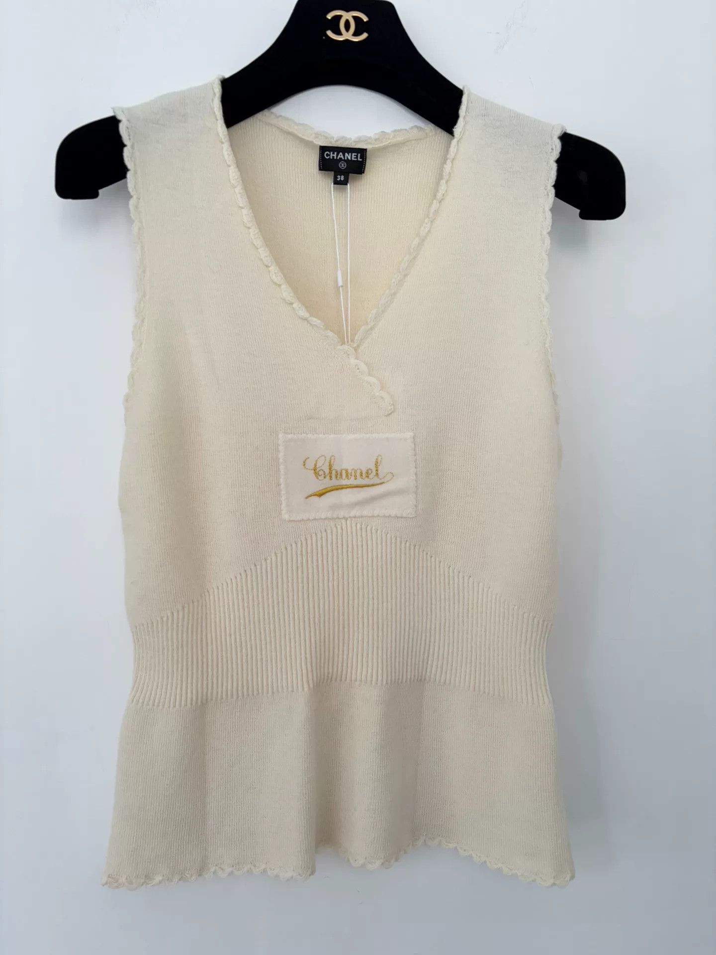 Chanel Chanel Wool Logo Embroidered V-Neck Vest Size US S / EU 44-46 / 1 - 1 Thumbnail