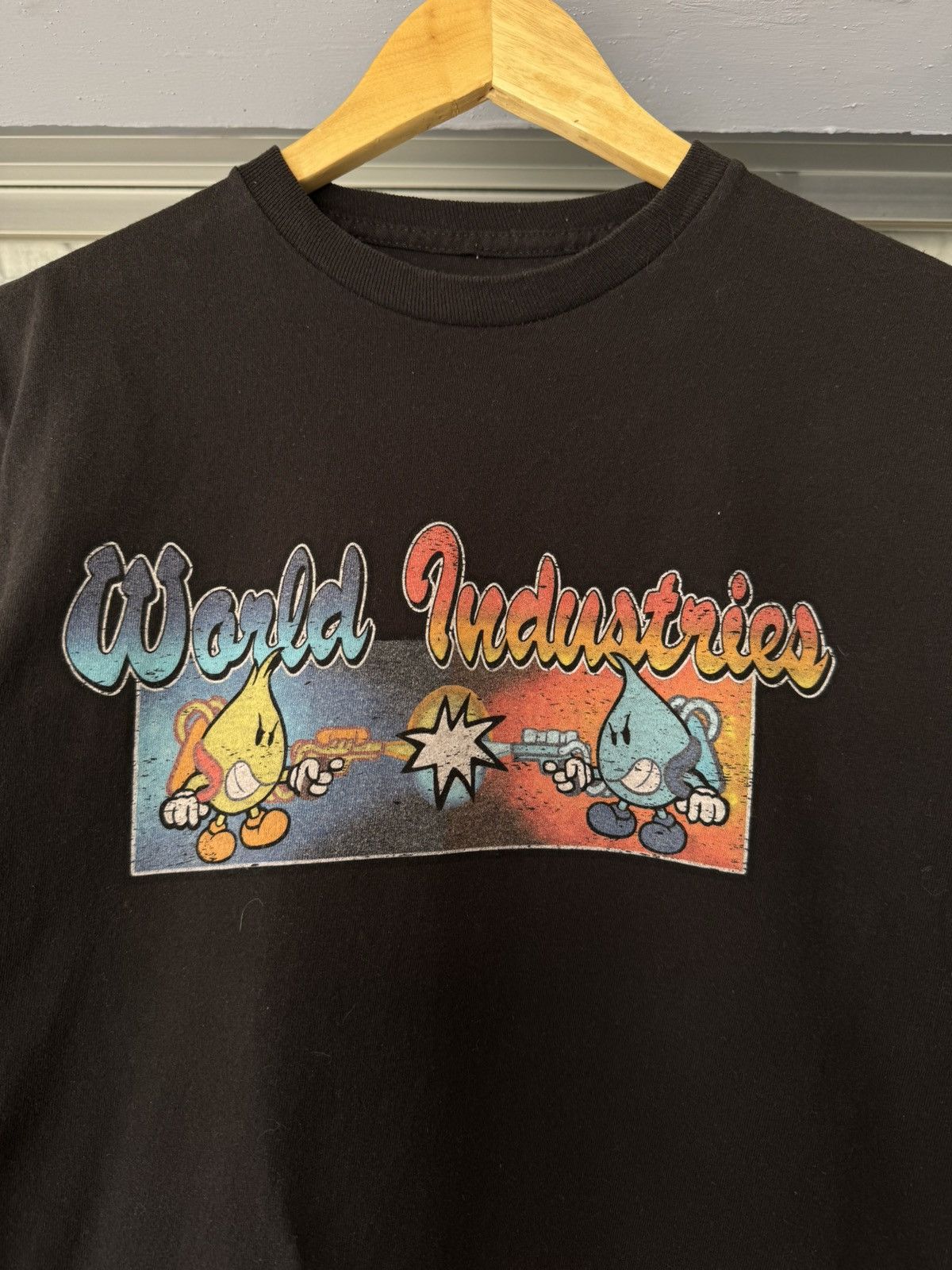 World Industries Vintage 00’s World Industries Flameboy vs Wet Willy tee Size US S / EU 44-46 / 1 - 7 Thumbnail