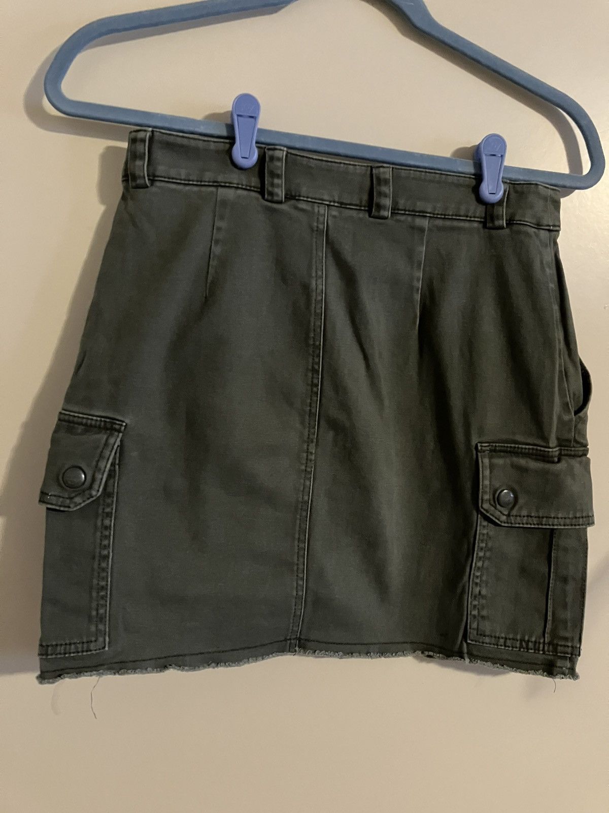 Forever 21 Forever 21 Olive Mini Skirt Size 30" / US 8 / IT 44 - 4 Thumbnail