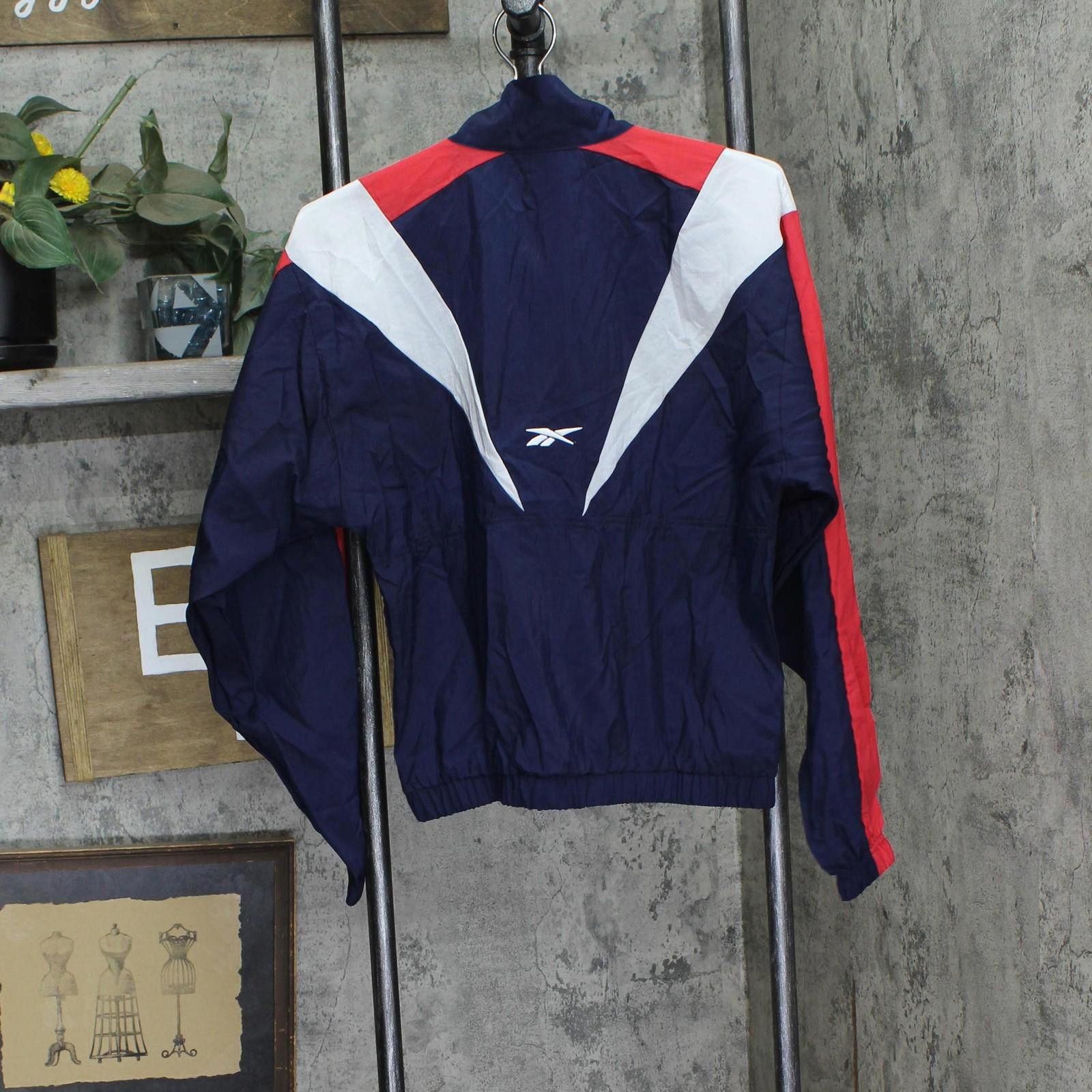 Reebok Nwt Reebok Nylon Track Jacket Iu0779 Vector Navy Blue Xs Size XS / US 0-2 / IT 36-38 - 2 Thumbnail