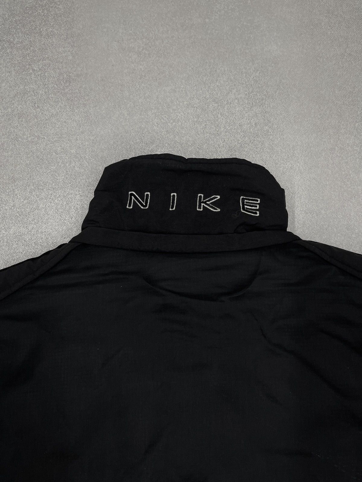 Nike Vintage Nike Puffer Jacket Black Double Logo Swoosh Y2K Size US L / EU 52-54 / 3 - 7 Thumbnail