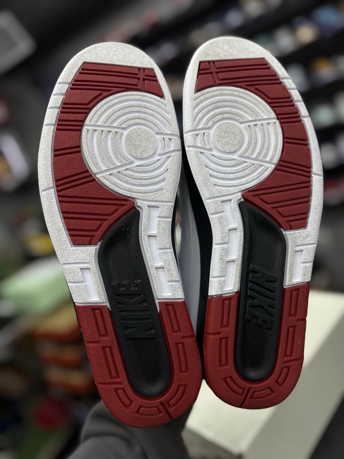 Jordan Brand Size 11 - Jordan 2 Retro Mid Chicago White Red Black Leather Size US 11 / EU 44 - 9 Thumbnail