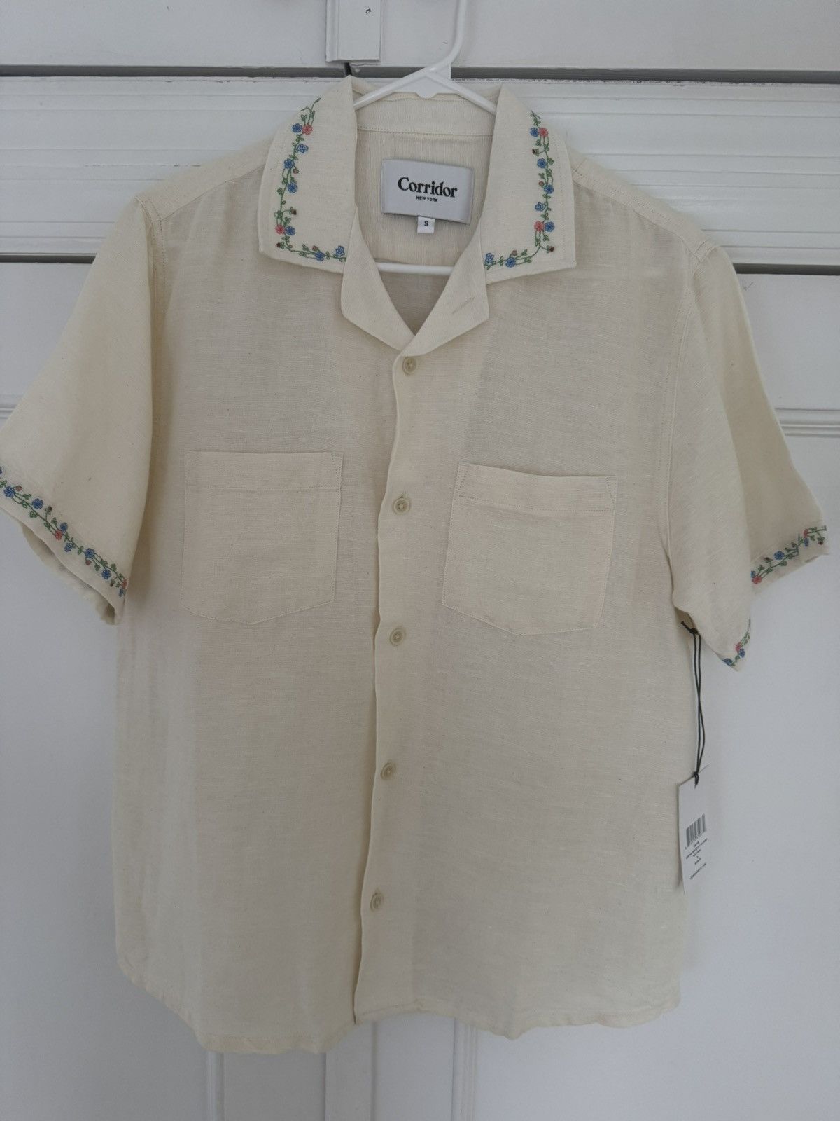 Corridor Corridor Spring Bouquet Vacation Shirt Small NWT Embroidered Size US S / EU 44-46 / 1 - 1 Thumbnail