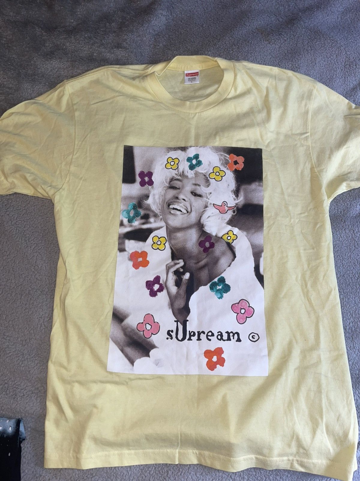 Supreme Supreme Naomi Tee Size US L / EU 52-54 / 3 - 1 Thumbnail