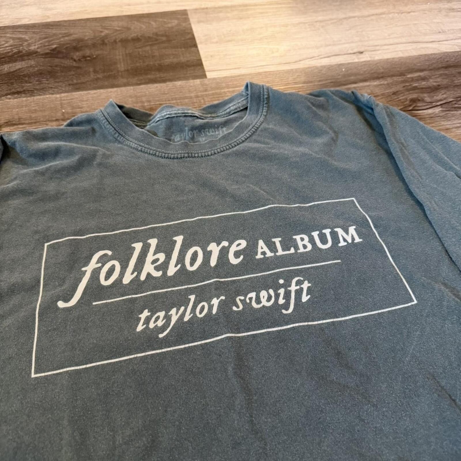 Other Taylor swift folklore album long sleeve t shirt M Size M / US 6-8 / IT 42-44 - 1 Thumbnail