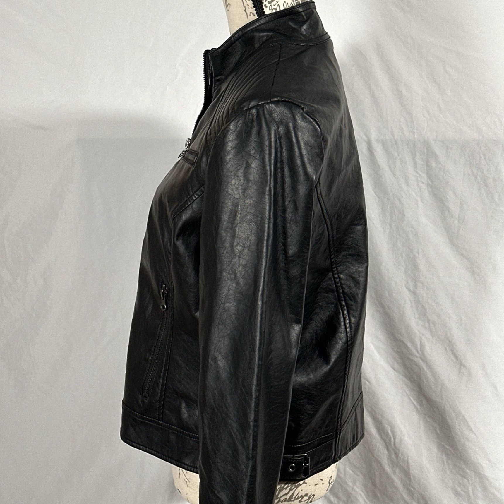 Vintage Maralyn & Me Black Moto Jacket Juniors Extra Large Faux Leather Rockabilly Biker Cropped Short Jacket Style Motorcycle Coat for Women Size XL / US 12-14 / IT 48-50 - 4 Thumbnail