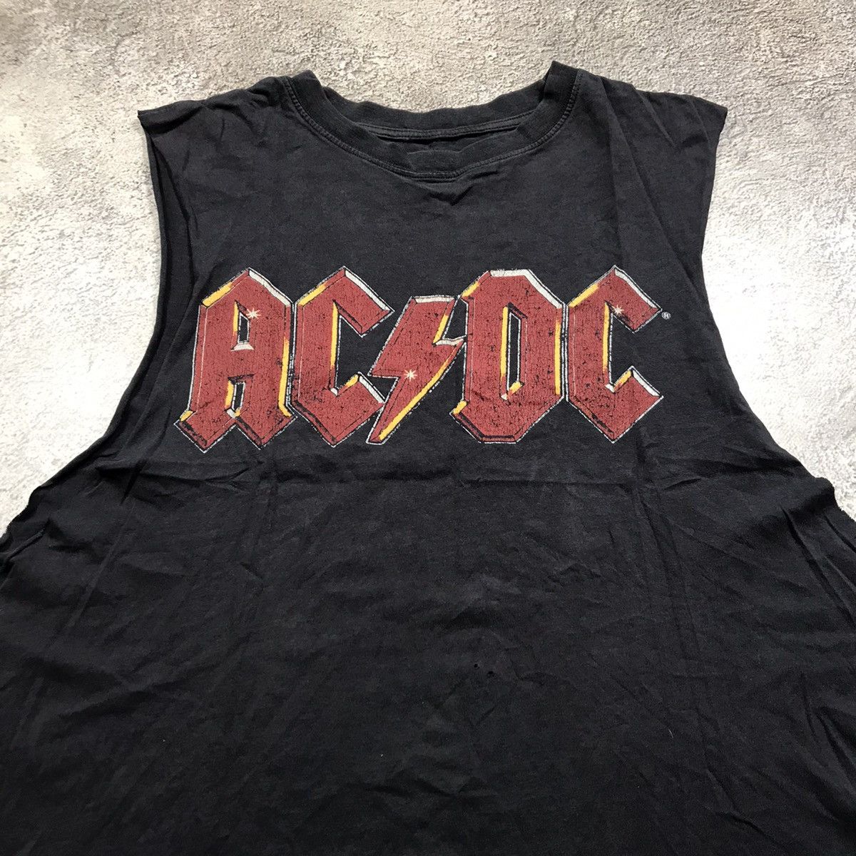 Vintage Vintage 90s AC/DC Band Tank Top Sun Faded Thrashed Grunge XL Size US XL / EU 56 / 4 - 3 Thumbnail