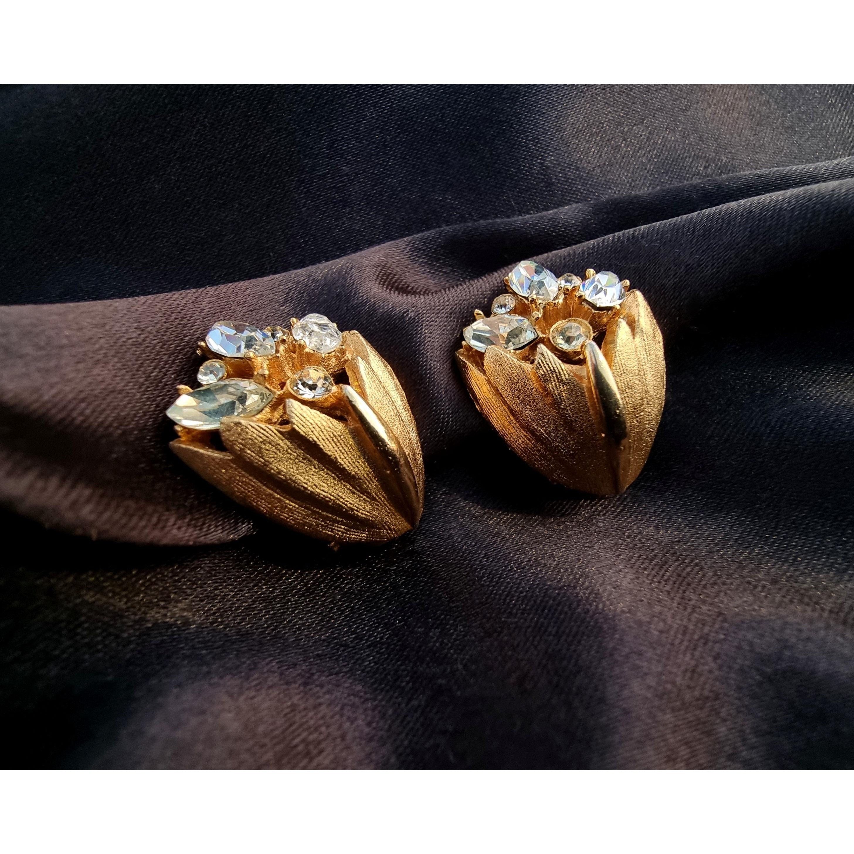Vintage Rare Find 1950s Gold Tone Clear Crystals Flowers Bouquet Ear Size ONE SIZE - 5 Thumbnail