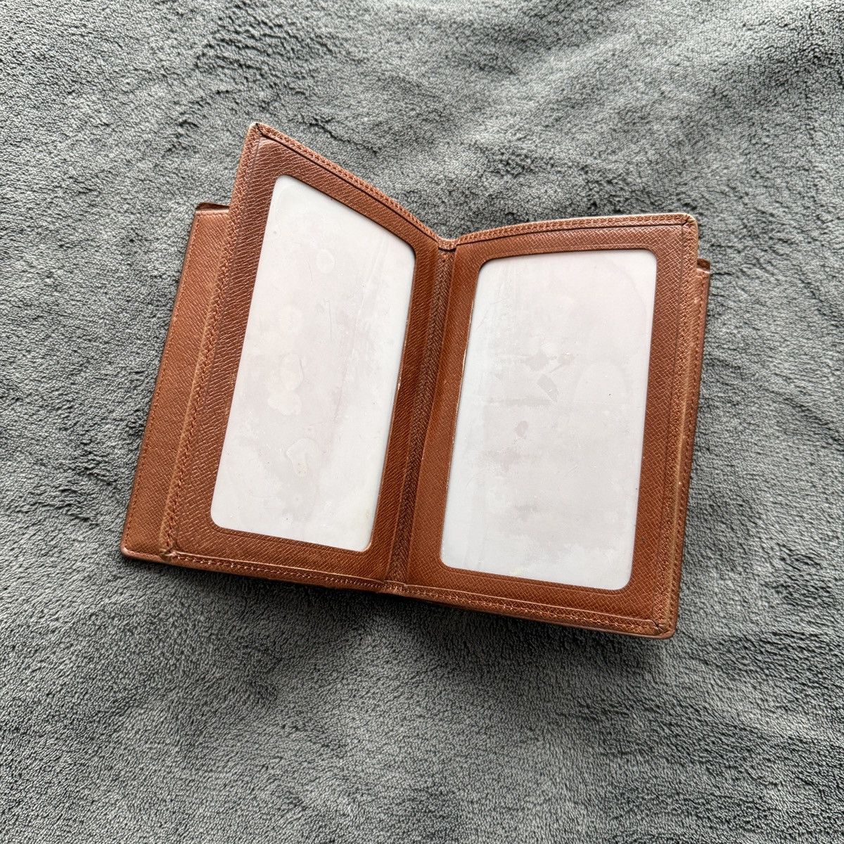 Louis Vuitton Louis Vuitton Monogram Passport/Documents Wallet Size ONE SIZE - 6 Thumbnail