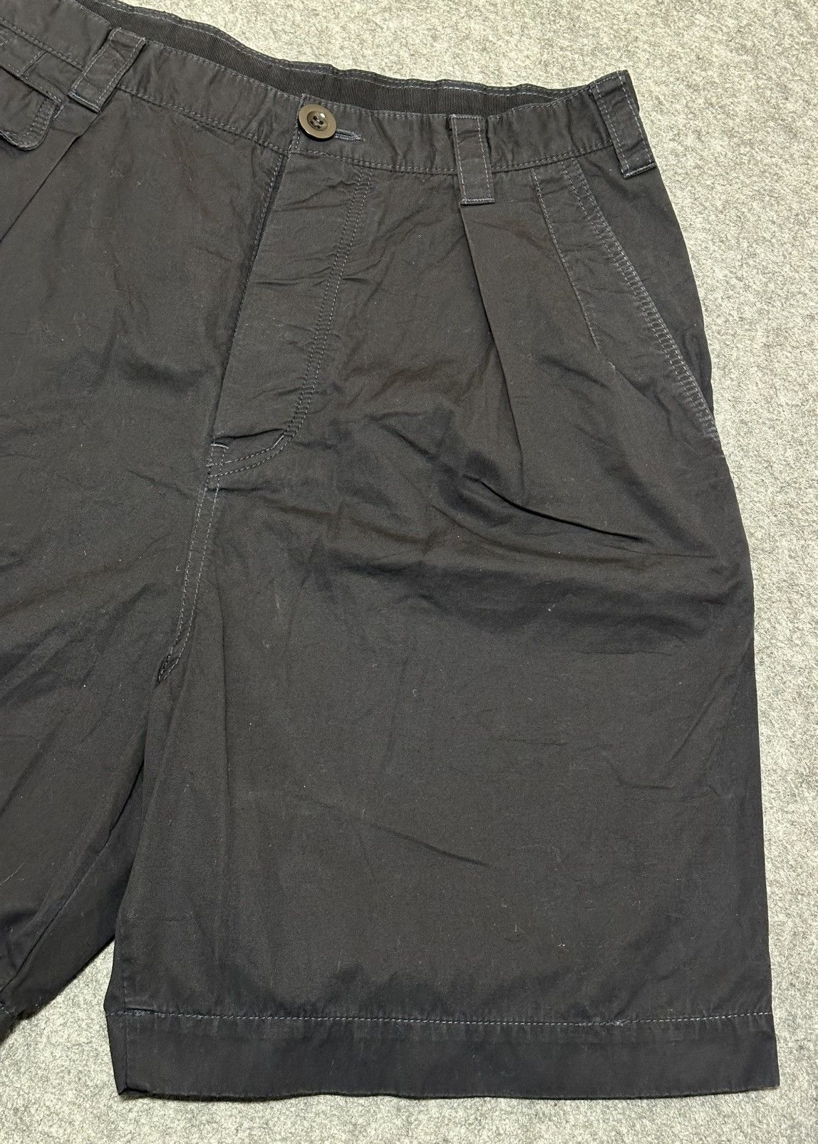 Sacai Sacai pleated shorts in black. Size US 32 / EU 48 - 4 Thumbnail