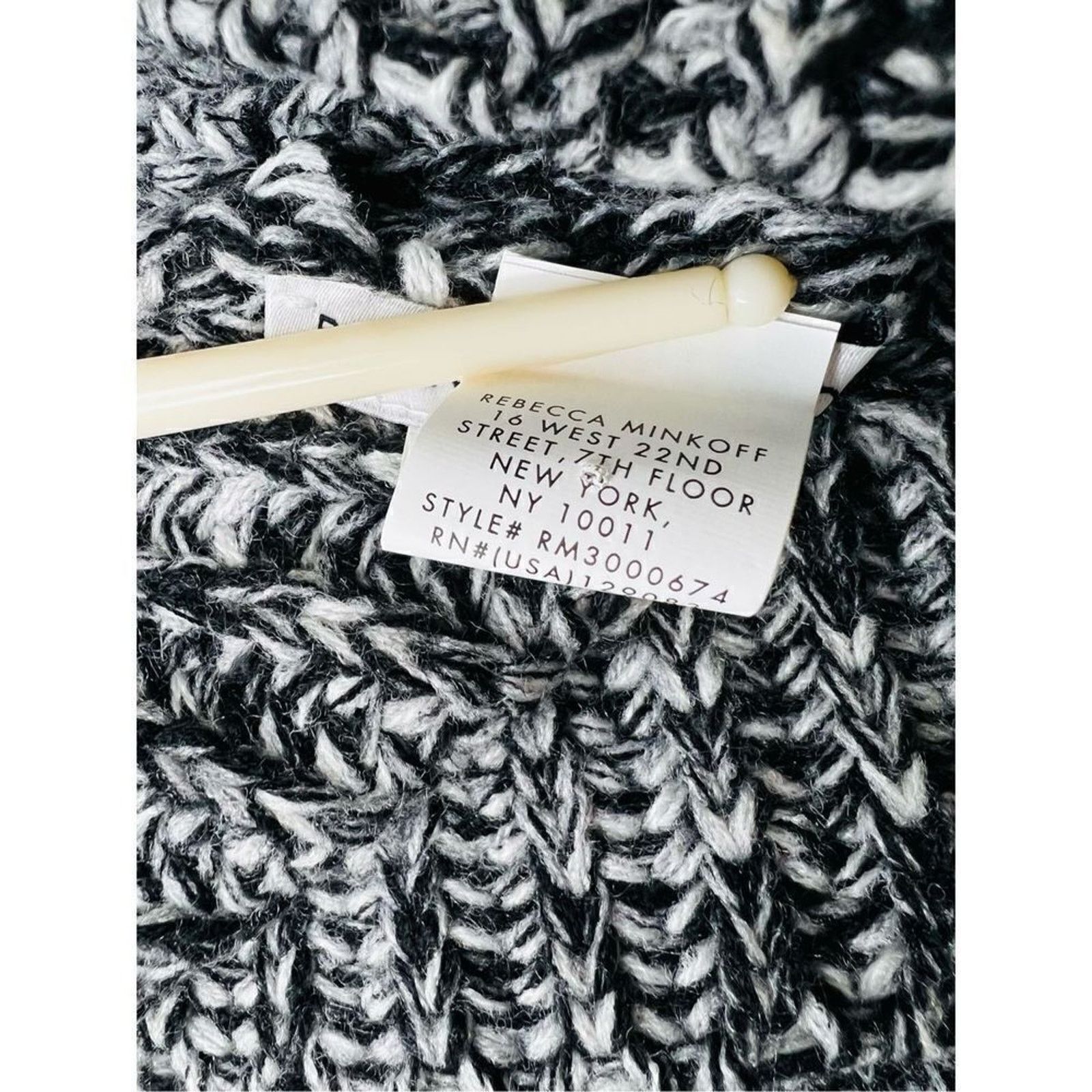 Rebecca Minkoff Rebecca Minkoff Black Marled Arm Warmers + Knit Beanie OS Size ONE SIZE - 7 Thumbnail