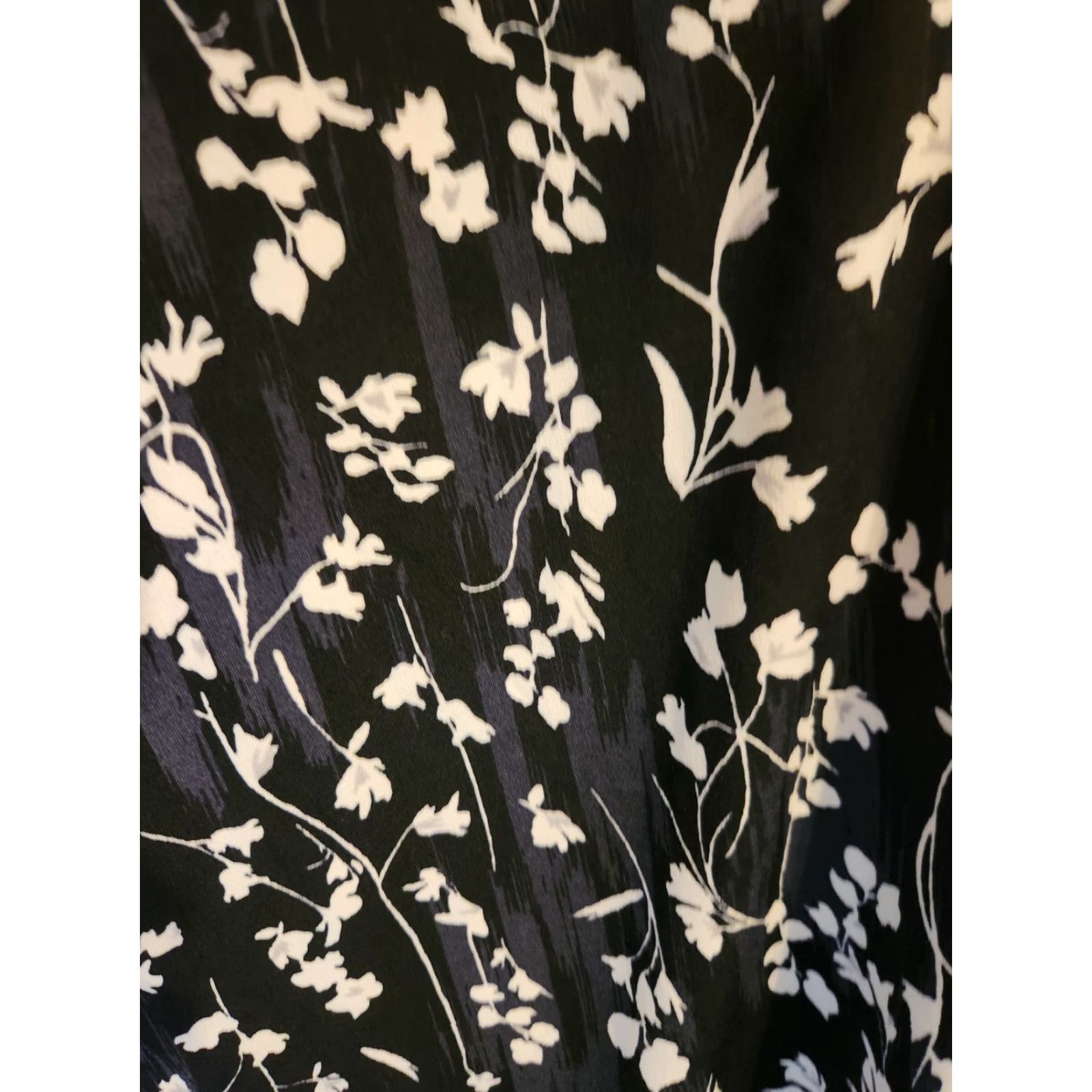 Vintage Cato Blouse Black Floral Keyhole Trim Silky Top 4X Plus Size Womens Casual Sleeve Round Neck Size XXL / US 16-18 / IT 52-54 - 3 Thumbnail