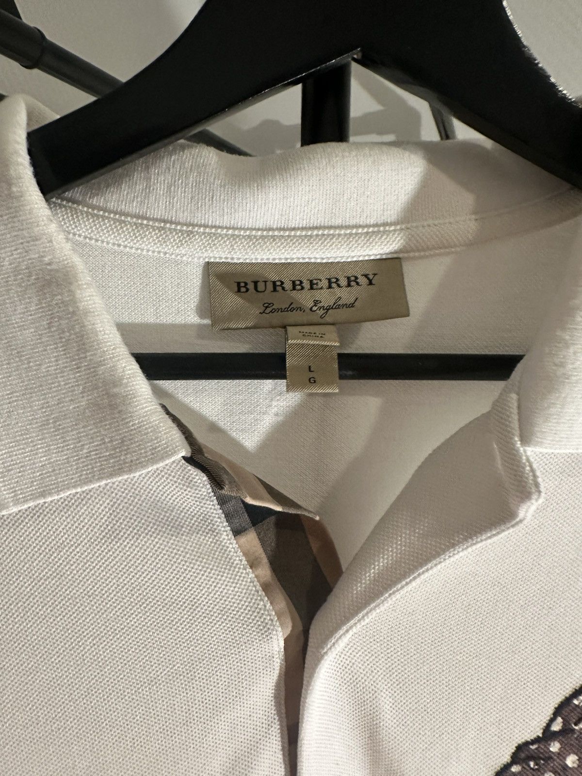 Burberry Burberry White Piqué Polo L — Animal Patch, Check Placket Size US L / EU 52-54 / 3 - 3 Thumbnail