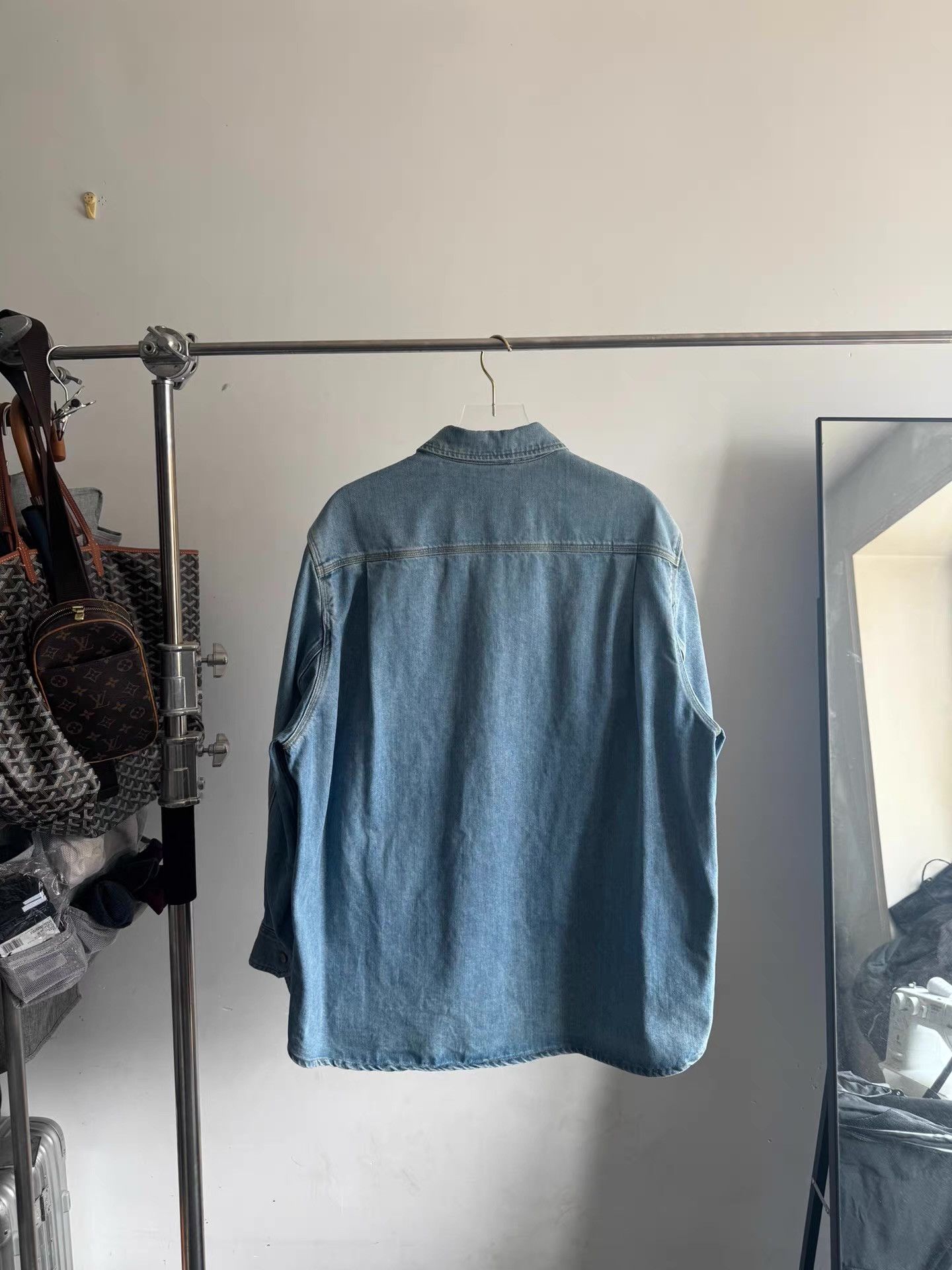 Hed Mayner Hed Mayner denim shirt Q17 Size US XS / EU 42 / 0 - 2 Thumbnail