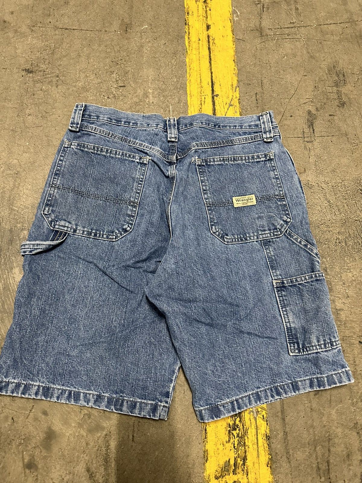 Vintage × Wrangler Y2K wrangler cargo jorts Size US 32 / EU 48 - 2 Thumbnail