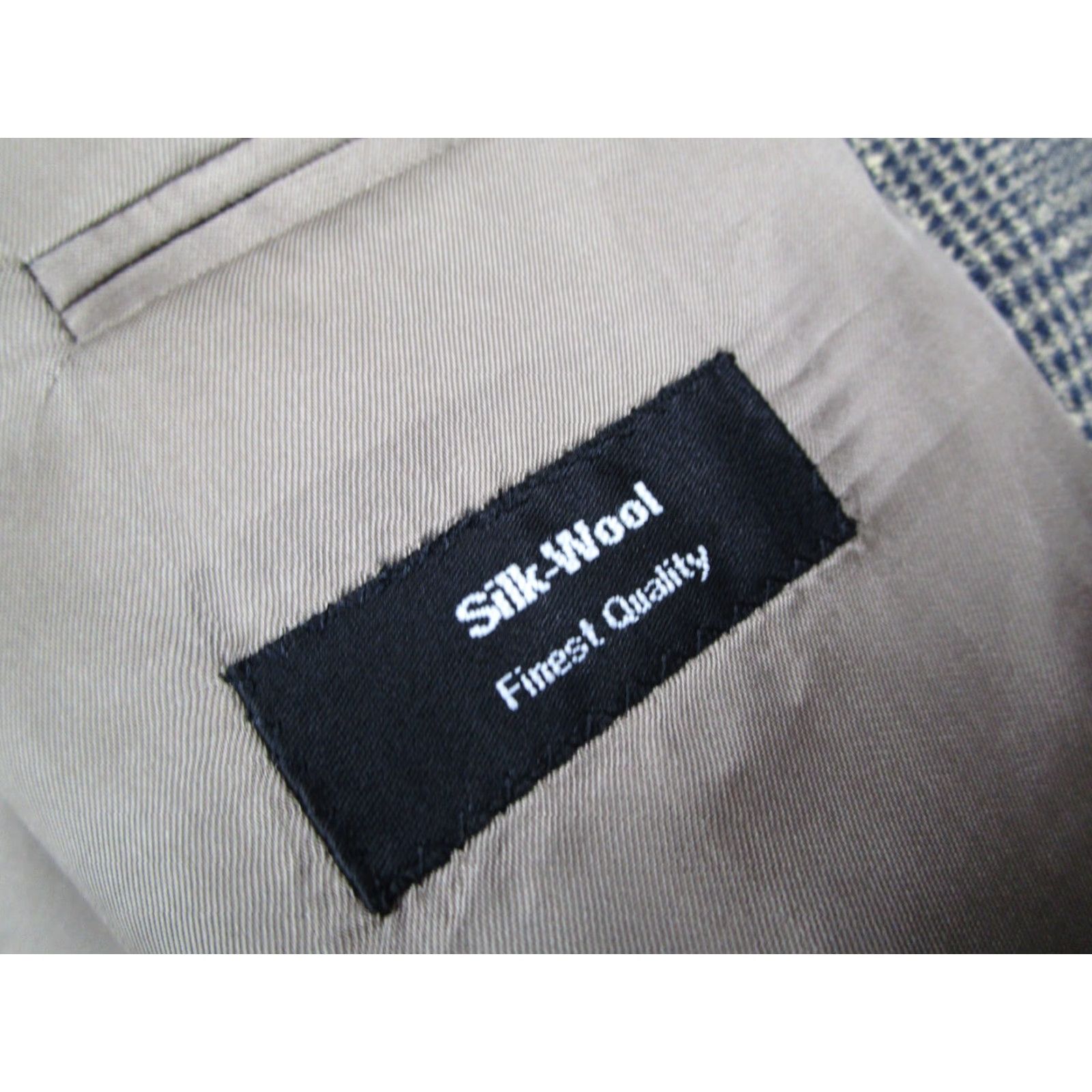 Hugo Boss VINTAGE Hugo Boss Blazer Jacket Men 40 Short Beige Galilei Wool Silk Single-Breasted 2-Button Made in USA Size US 40 / EU 56 - 3 Thumbnail