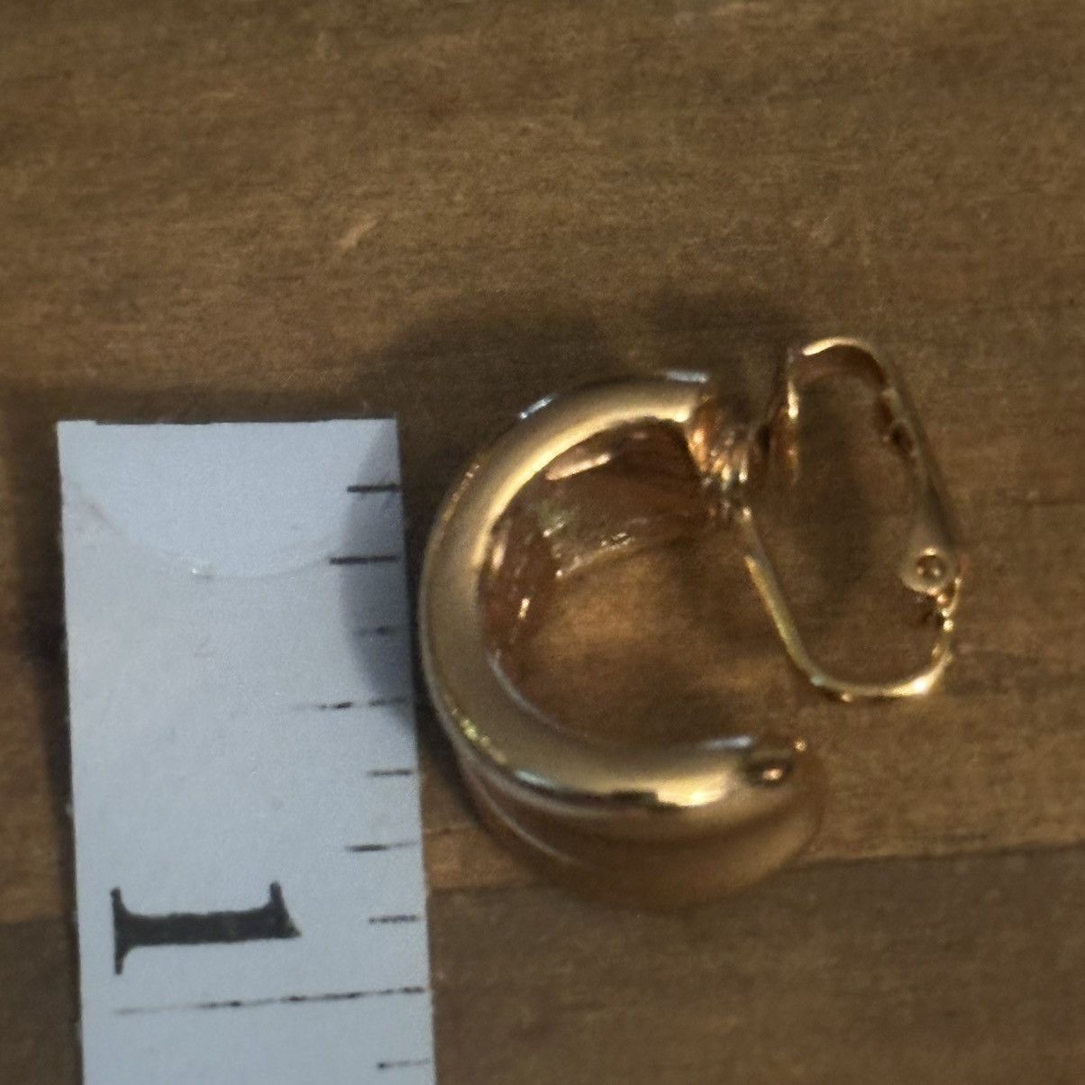 Vintage Vintage gold tone clip on curved hoop earrings Size ONE SIZE - 5 Thumbnail