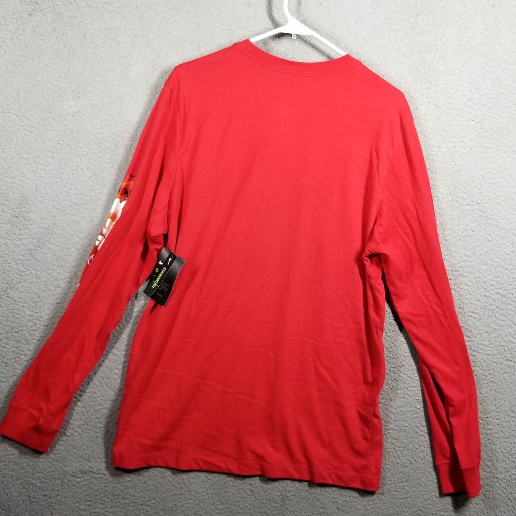 Nike Nike Shirt Mens Large Red Flower Swoosh Long Sleeve Cotton Basketball Center Logo 90s Womens Mens Girls Size US L / EU 52-54 / 3 - 2 Thumbnail