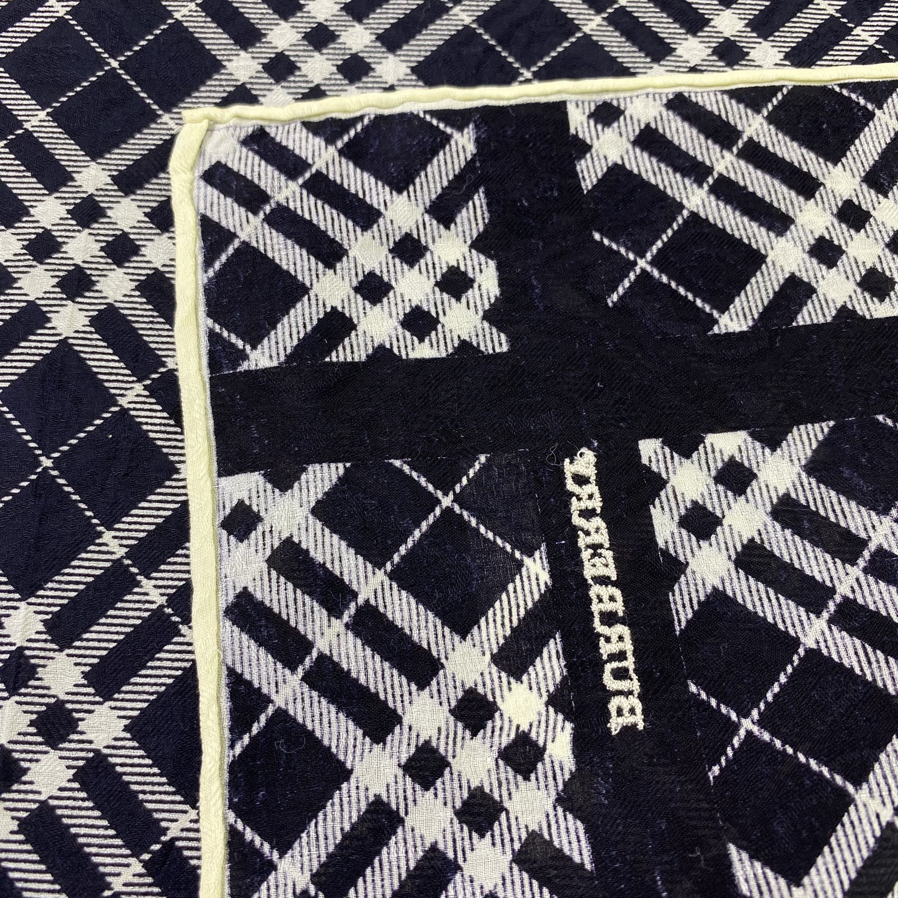 Burberry Burberry Handkerchief Neckerchief Bandana-B1722 Size ONE SIZE - 6 Thumbnail