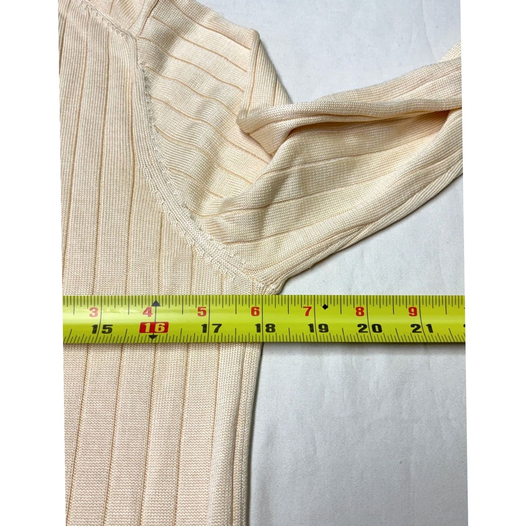 Brooks Brothers Brooks Brothers Womens Silk Ribbed Turtleneck Sweater Cream Beige Large Size L / US 10 / IT 46 - 5 Thumbnail