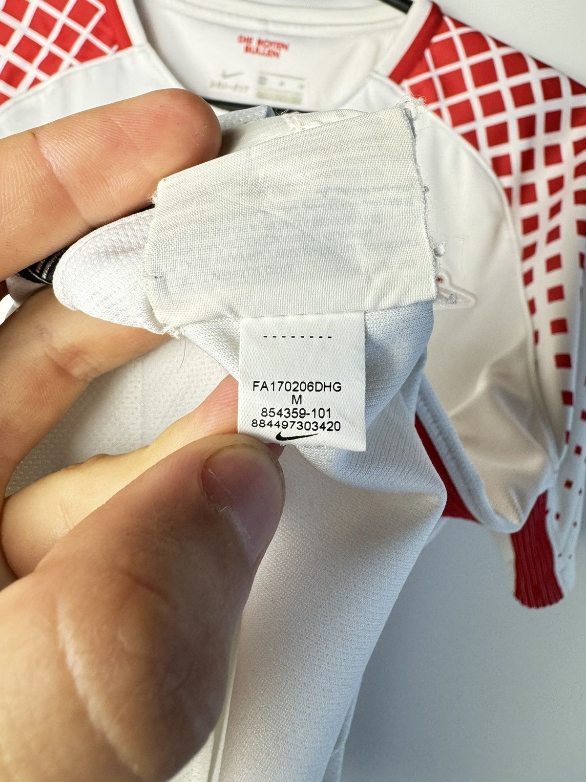 Nike Red Bull Leipzig 2017 2018 Home Shirt Soccer Jersey Nike Size US M / EU 48-50 / 2 - 13 Thumbnail
