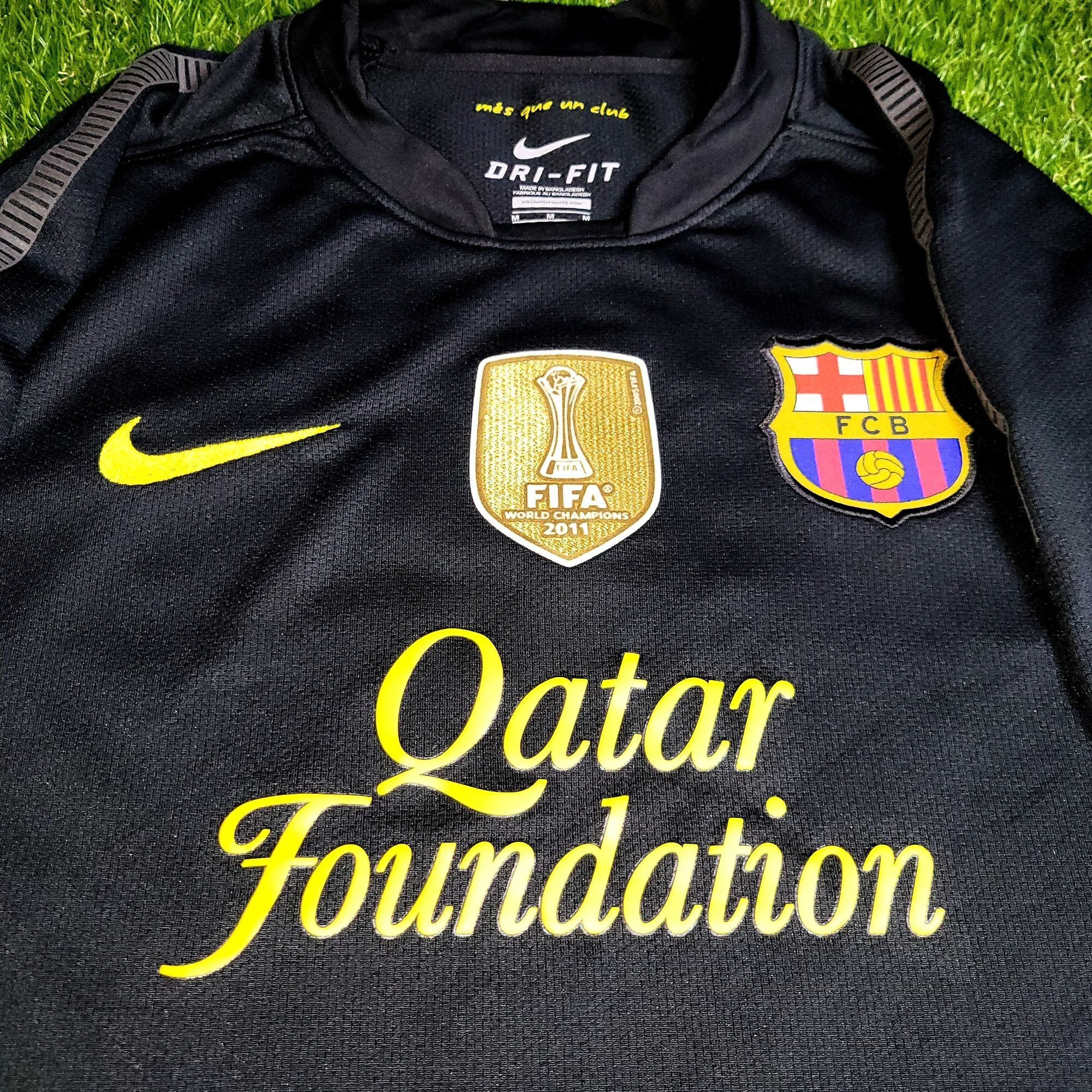 Nike Messi Barcelona 2011 2012 Away Soccer Jersey Shirt M Size US M / EU 48-50 / 2 - 3 Thumbnail