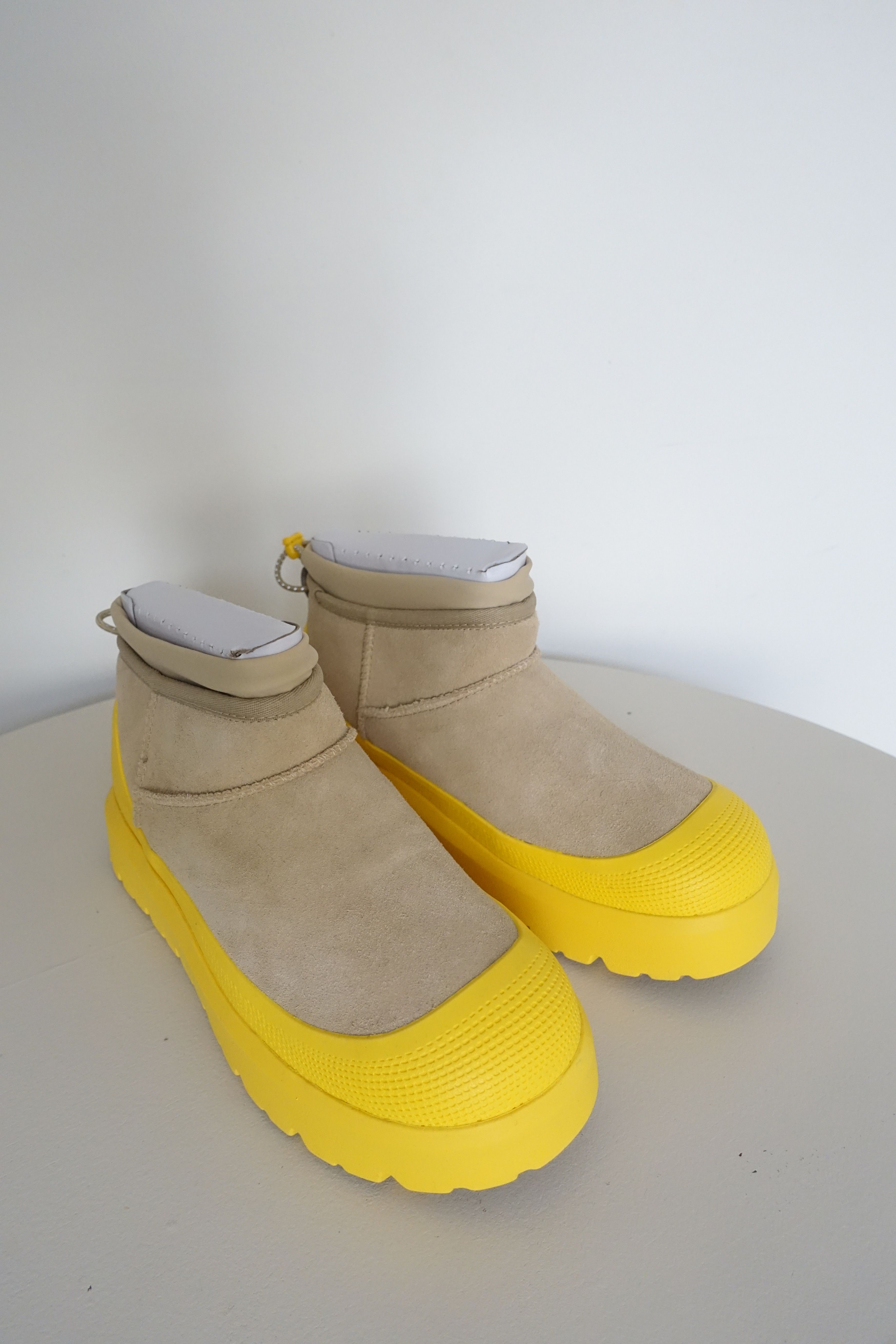 Ugg Ugg - Short Weather Hybrid Size US 10 / EU 43 - 2 Thumbnail