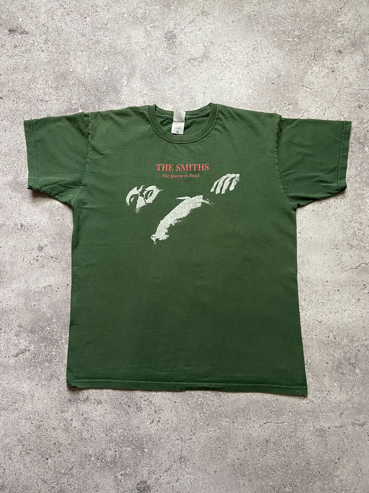 Band Tees Vintage 00s The Smiths The Queen Is Dead Cropped T-shirt Size US L / EU 52-54 / 3 - 2 Thumbnail