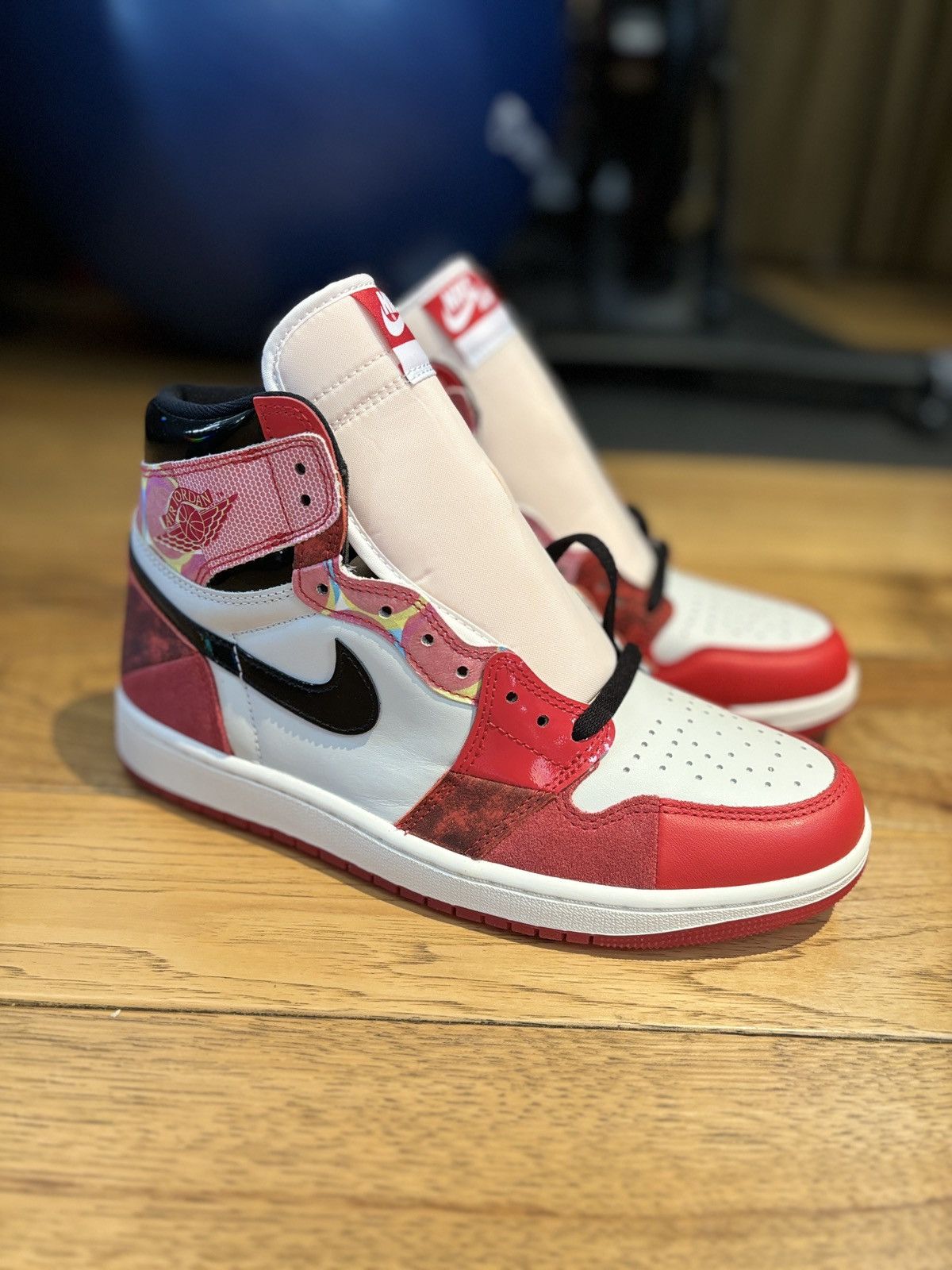 Jordan Brand × Nike Jordan 1 High Spider-Man Across the Spider-Verse Size US 9 / EU 42 - 2 Thumbnail