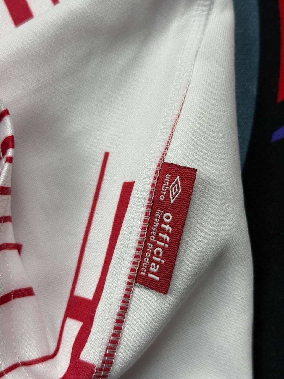 Umbro Umbro England Rugby Home Youth Jersey 22/23 Size YXL Size US XS / EU 42 / 0 - 4 Thumbnail