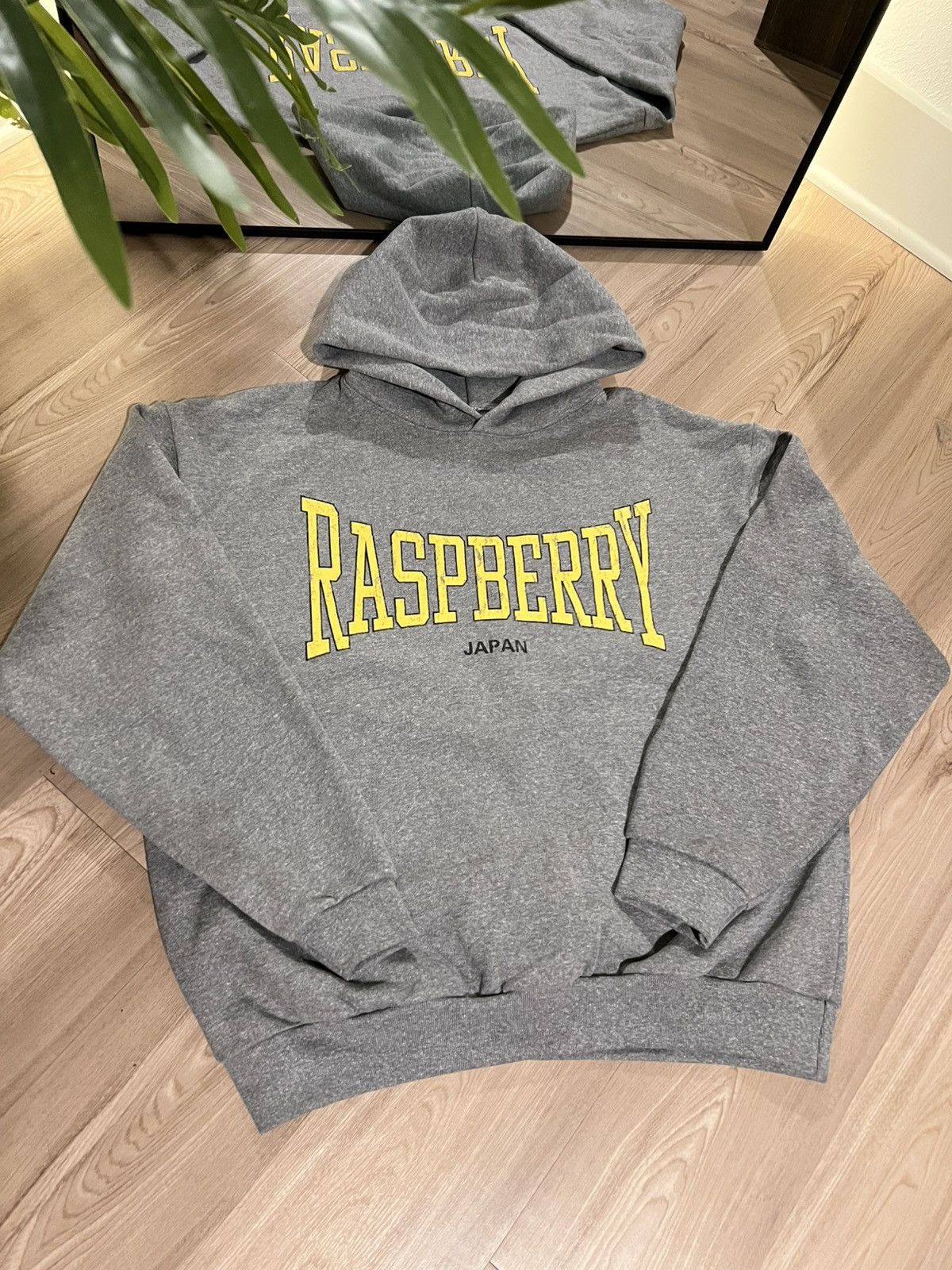 The GV Gallery GV Gallery Sample Raspberry Japan Hoodie Size US L / EU 52-54 / 3 - 1 Thumbnail