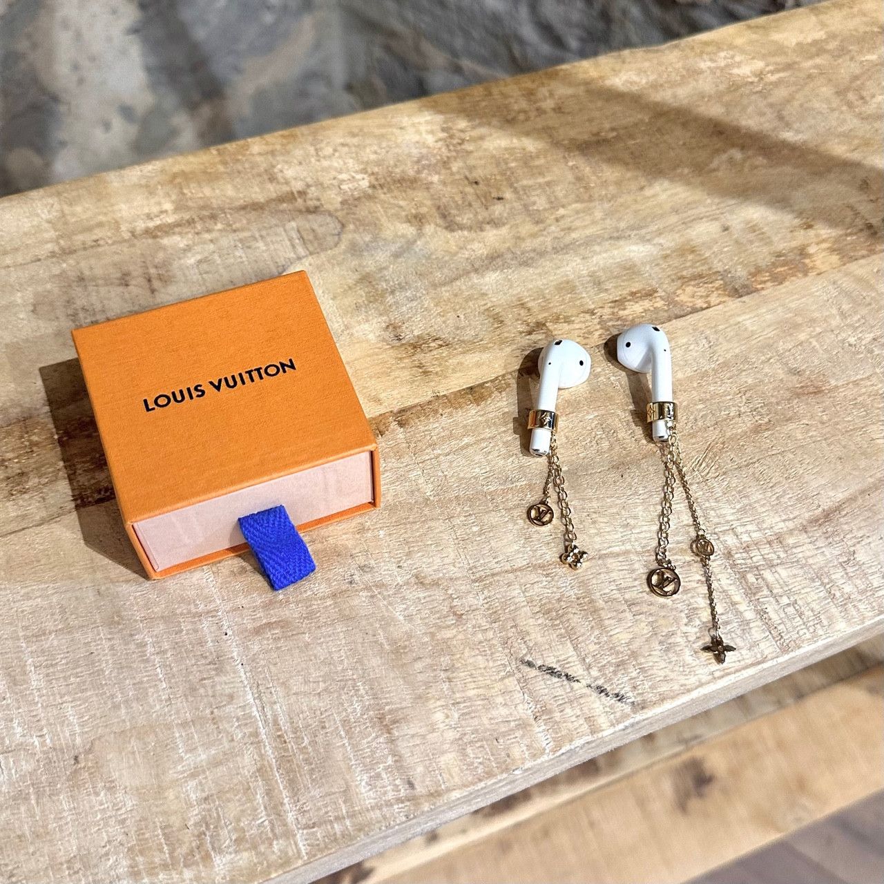 Louis Vuitton Louis Vuitton Gold-tone Nanogram Earphone Earrings Size ONE SIZE - 2 Thumbnail