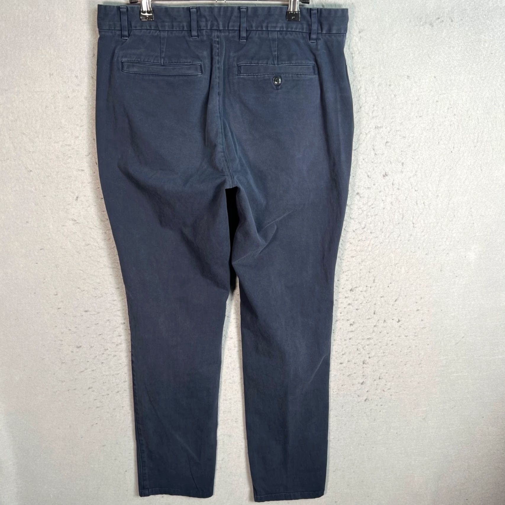 Everlane VINTAGE Everlane Mens Chino Pants Navy Slim Fit 32 x 32 Adult Regular Inseam 31 Solid Cotton Elastane Men’s Pants Slim Tapered Size US 32 / EU 48 - 2 Thumbnail