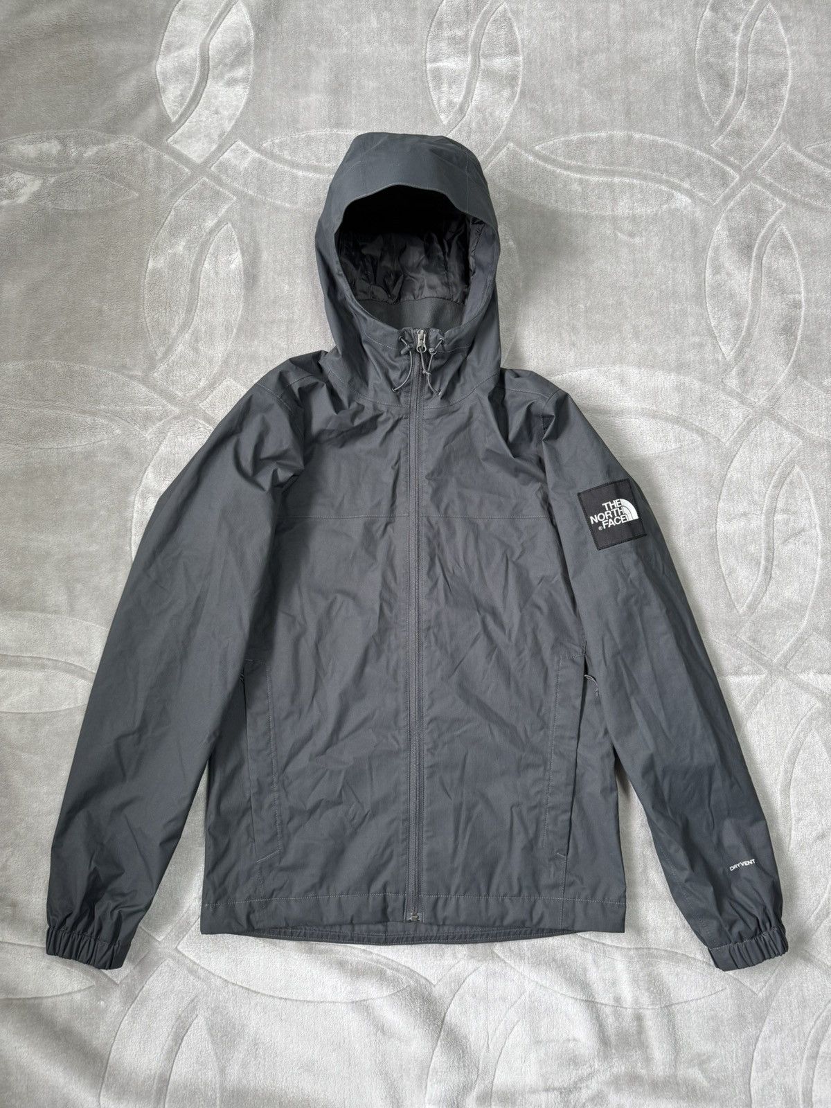 The North Face 1990 Mountain Q Jacket Asphalt Grey size XS