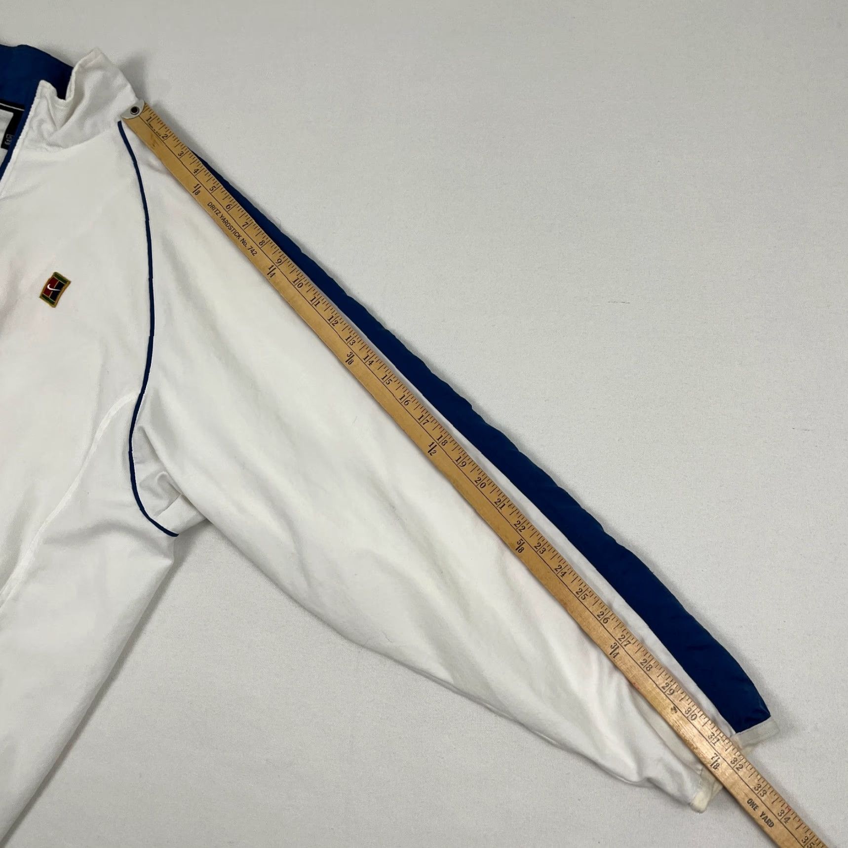 Nike VINTAGE Nike Court Tennis Jacket Mens XL White Blue 90s Retro Swoosh Full Zip Windbreaker Regular Wear Size US XL / EU 56 / 4 - 6 Thumbnail