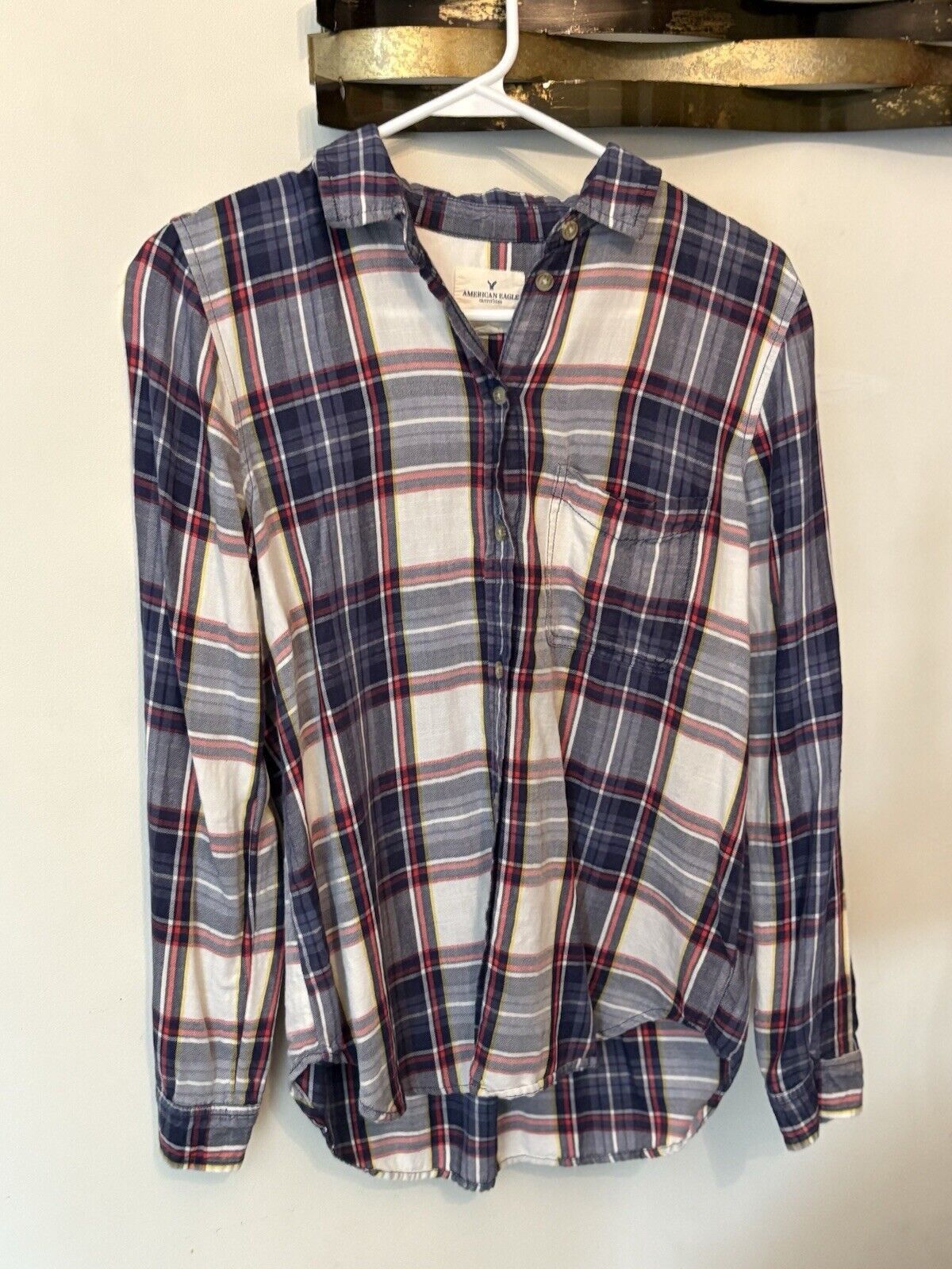 American Eagle Outfitters American Eagle Boyfriend Small Plaid Button Up Size S / US 4 / IT 40 - 1 Thumbnail