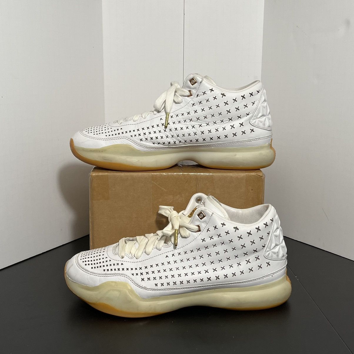 Nike Nike Kobe 10 Mid EXT White Gum 2015 Men’s 11 802366-100 Size US 11 / EU 44 - 1 Thumbnail