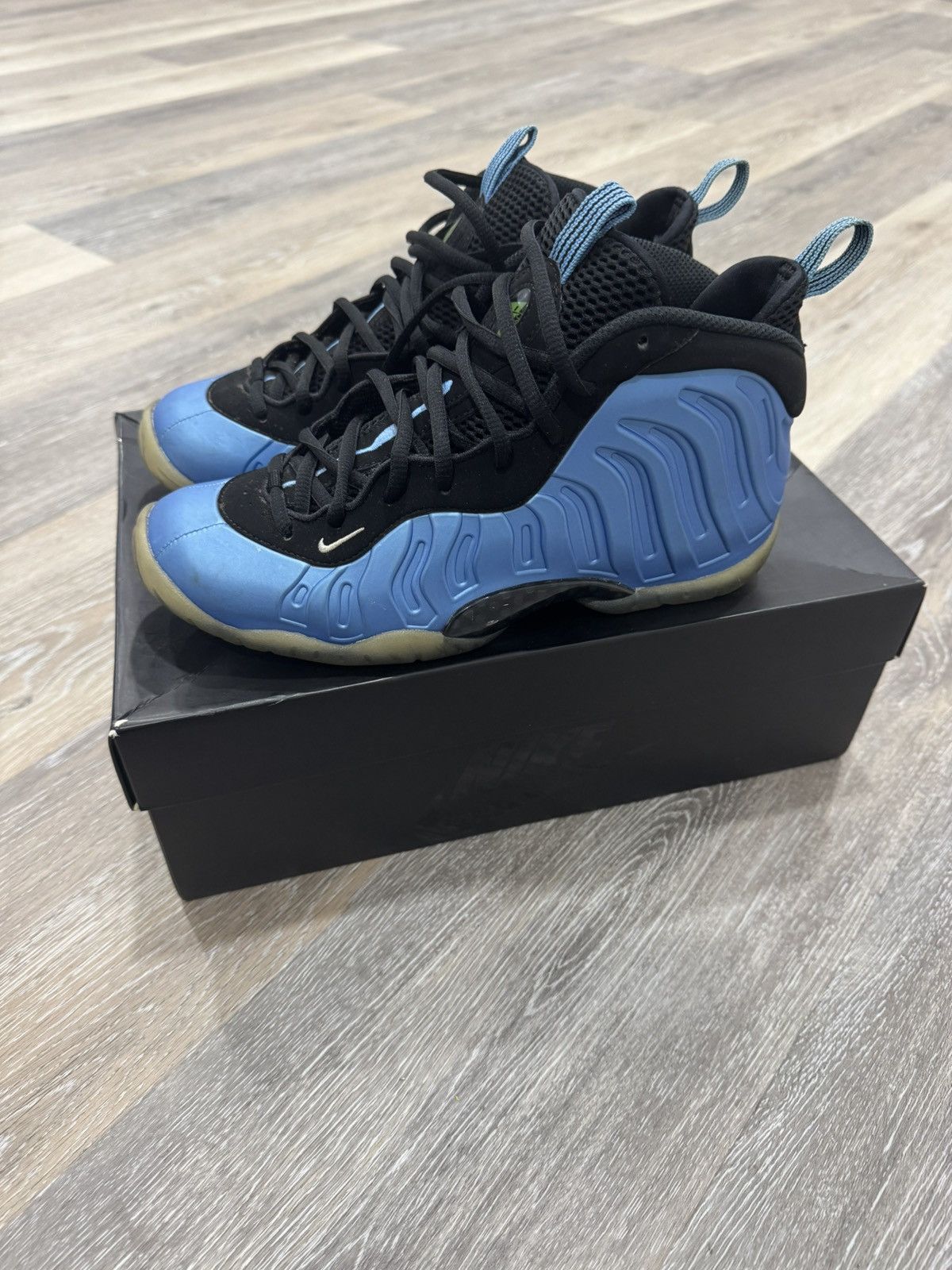 Nike NIKE LITTLE POSITE ONE (GS) Size US 6.5 / EU 39-40 - 1 Thumbnail