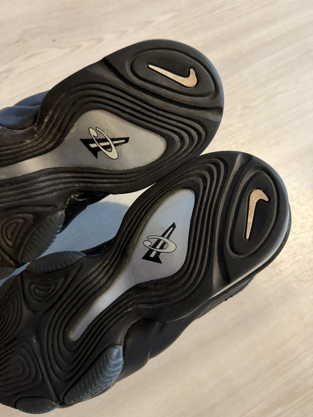 Nike Nike Air Penny 3 Black Varsity Royal - CT2809-001 Sz 9 Size US 9 / EU 42 - 9 Thumbnail