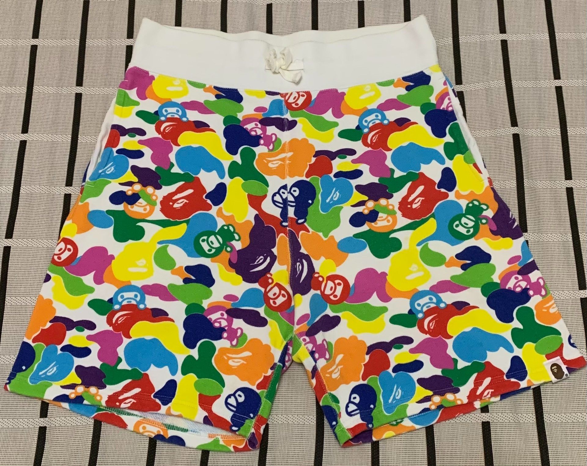 Bape Bape Camo Rainbow Multi Shorts S Men Size US 30 / EU 46 - 1 Thumbnail