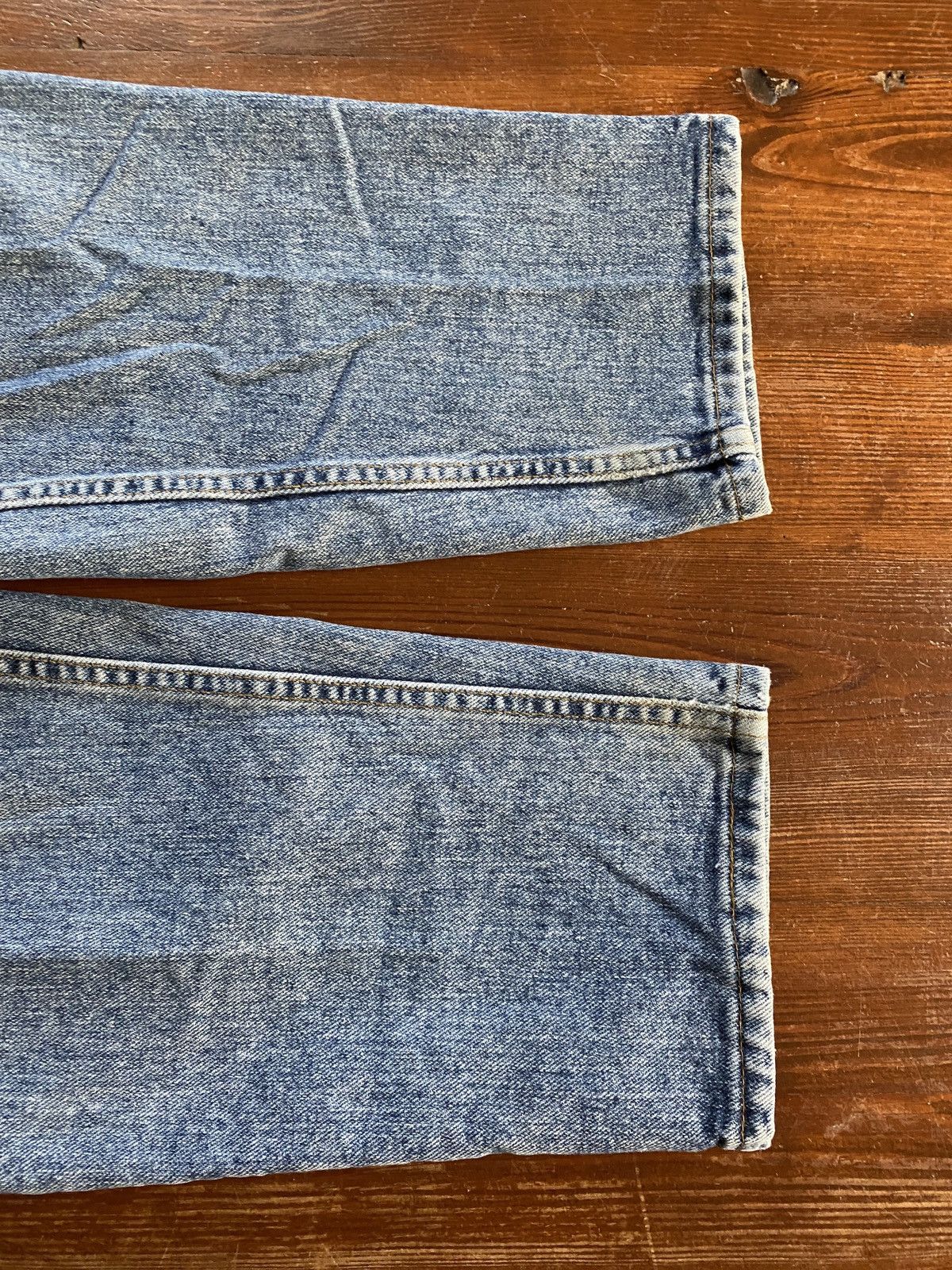 Levi's Vintage 1993 Levi’s 550 Relaxed Fit Blue Denim Jean 35x30 Size US 35 - 11 Thumbnail