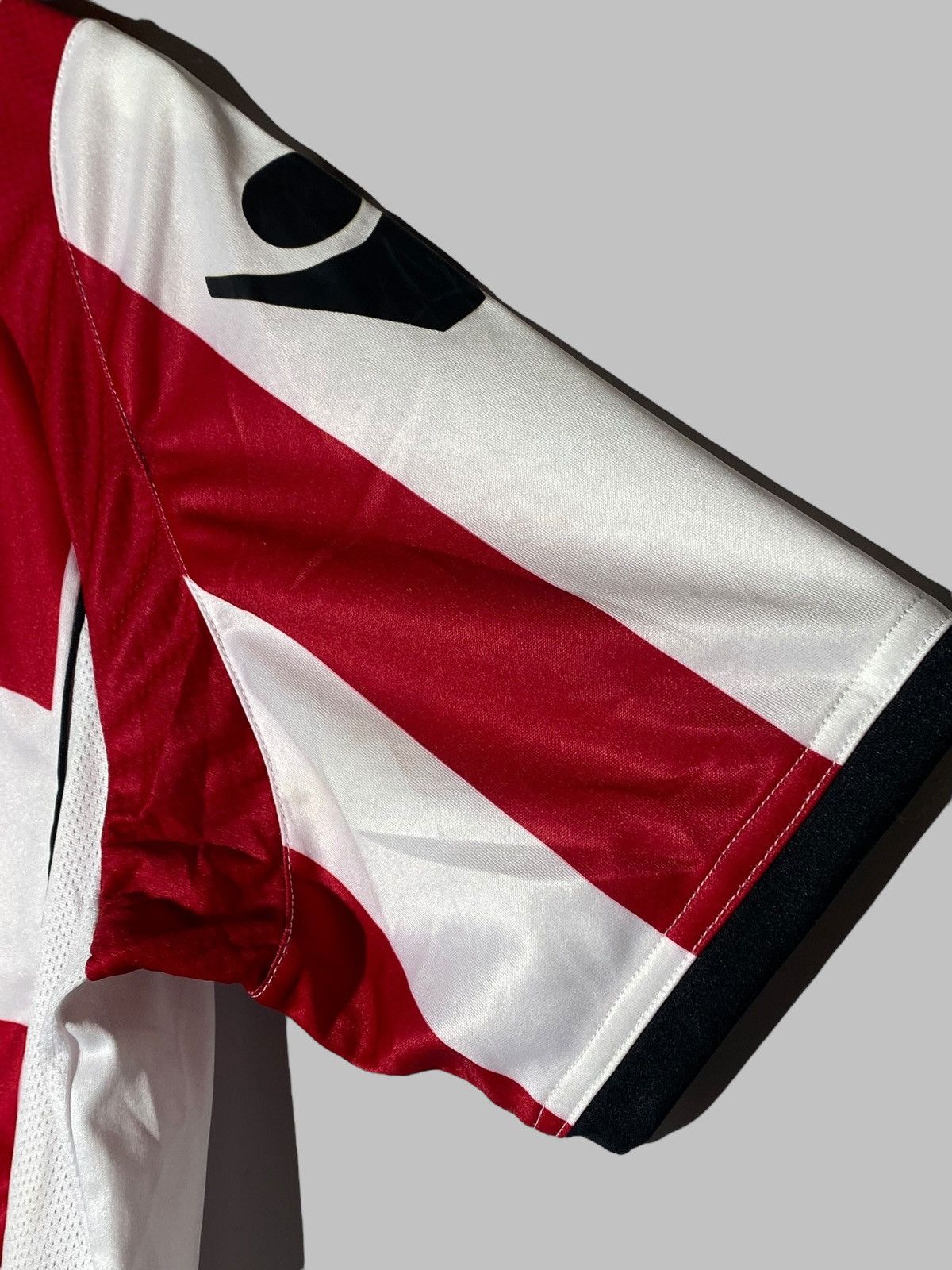 Vintage Vintage Macron Sheffield United 2010/11 Home Soccer Jersey Size US XXL / EU 58 / 5 - 8 Thumbnail