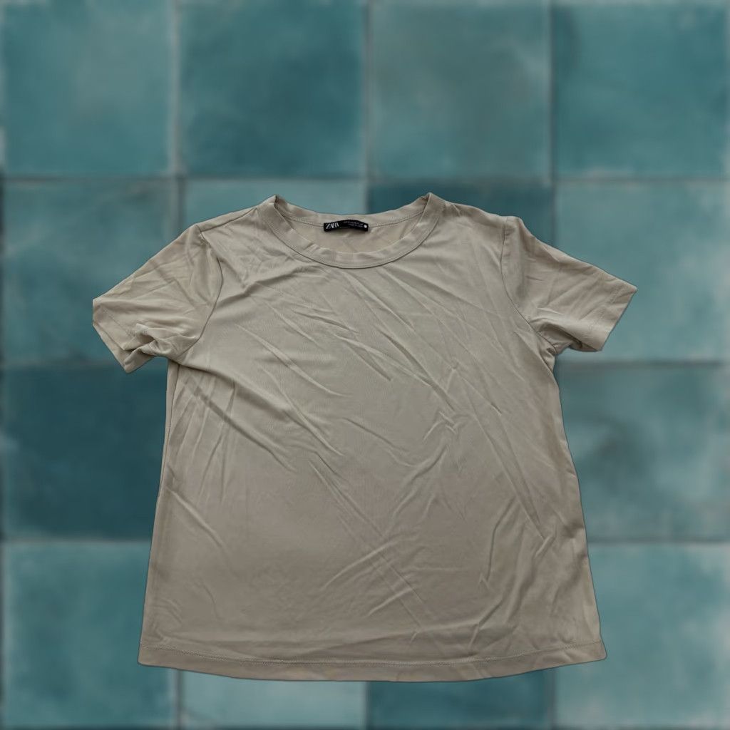 Zara Zara Shirt Womens Small Beige Crew Neck Essential Shirt T-Shirt Short Sleeve Crew Neck Pullover Basic Classic Beige Womens Size S Regular Solid Size S / US 4 / IT 40 - 1 Thumbnail