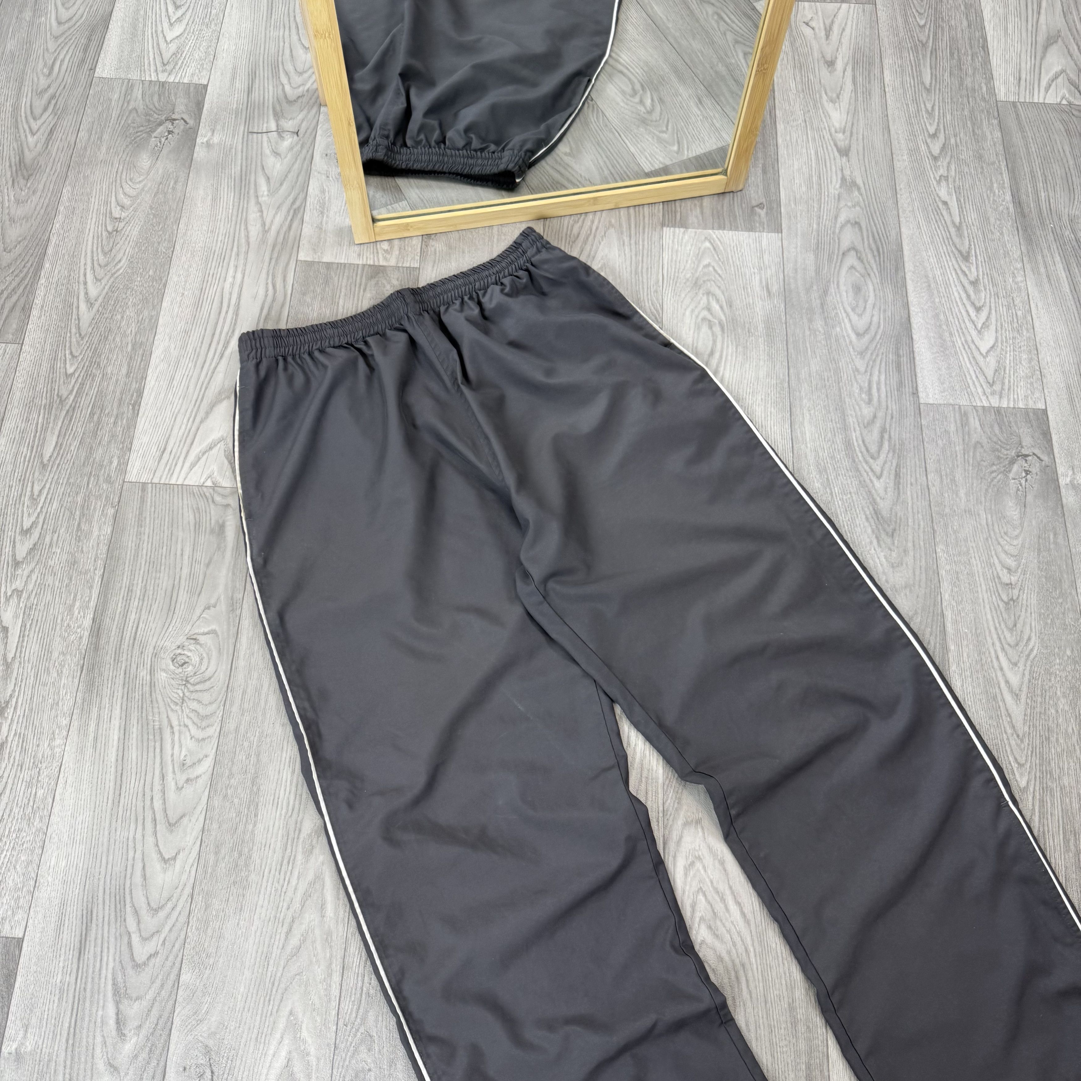 Perry Ellis Vintage Perry Ellis Sport 90s Grey Nylon Trackpants Size US 34 / EU 50 - 5 Thumbnail
