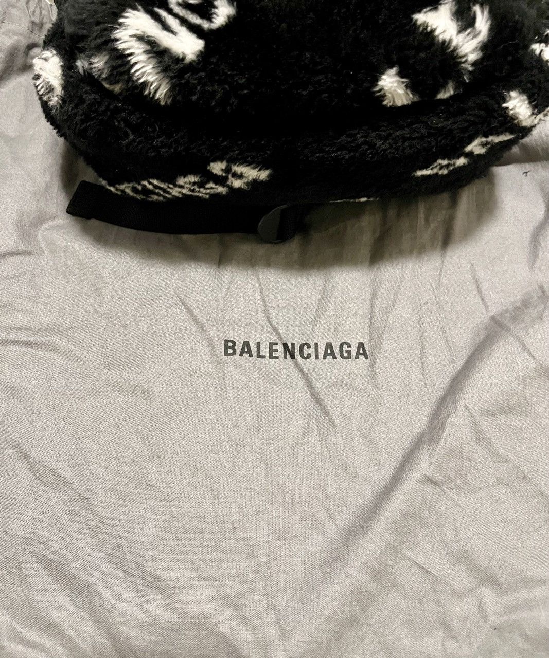Balenciaga Balenciaga Everyday Faux Fur Logo Backpack Size ONE SIZE - 8 Thumbnail
