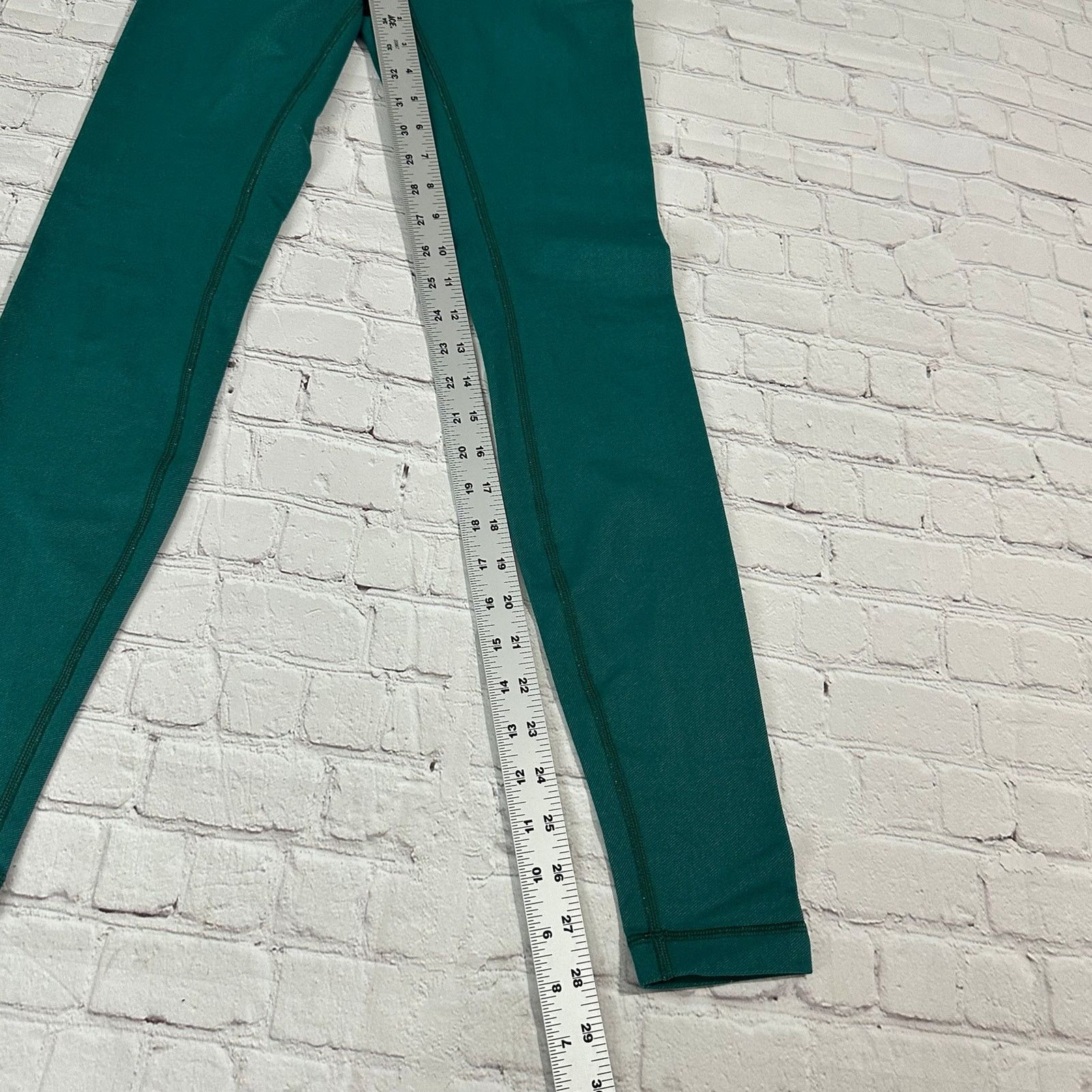 Lululemon Lululemon full through leggings size 4 Size 27" / US 4 / IT 40 - 8 Thumbnail