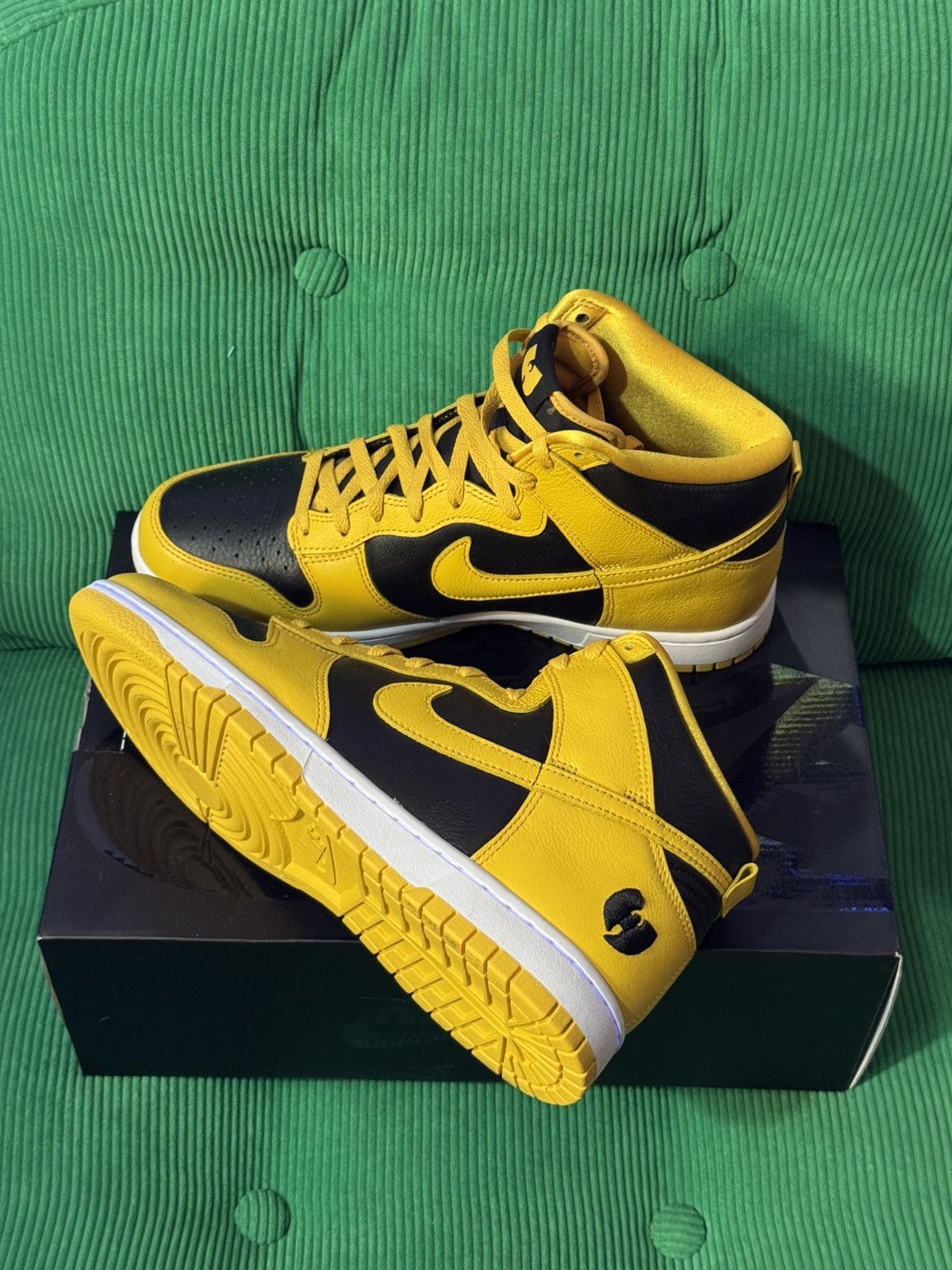 Nike Nike Dunk Hi Retro x Wutang Clan Shoes Size US 10.5 / EU 43-44 - 1 Thumbnail